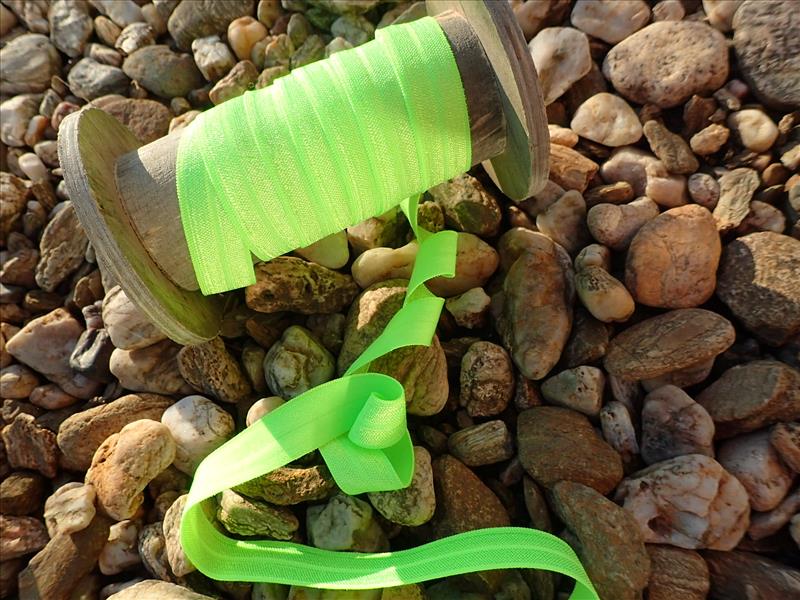 ELASTICKÝ ŠIKMÝ PROUŽEK - NEONOVĚ ZELENÝ - ŠÍŘE 17 MM