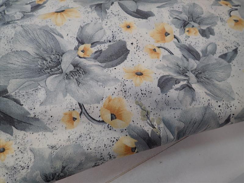 LÁTKA - ŠEDÉ KVĚTY