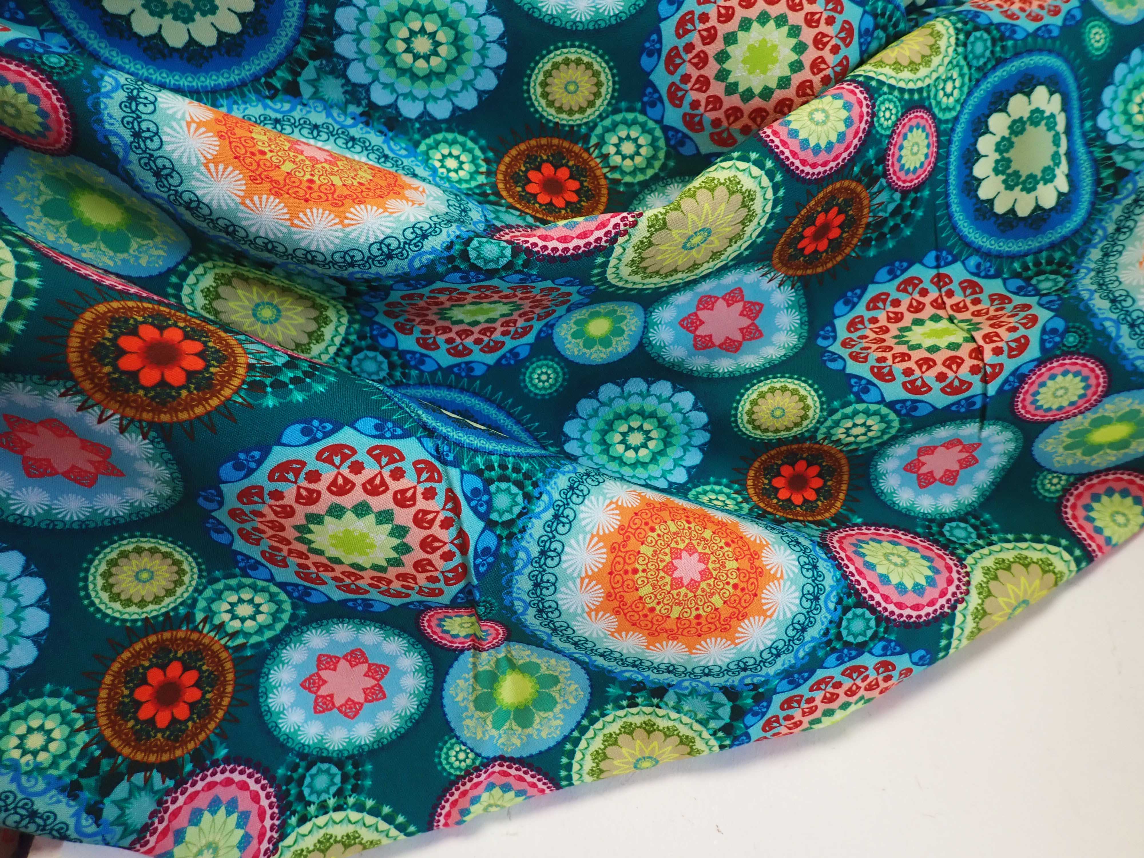 LÁTKA - UMĚLÉ HEDVÁBÍ - FOTOTISK - MANDALY