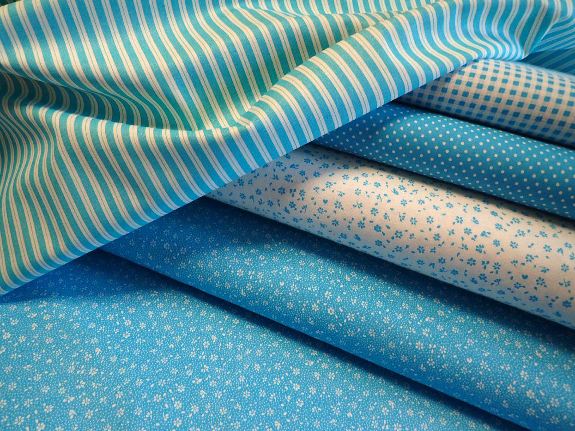 LÁTKA - BÍLÁ + TYRKYSOVÉ KYTIČKY