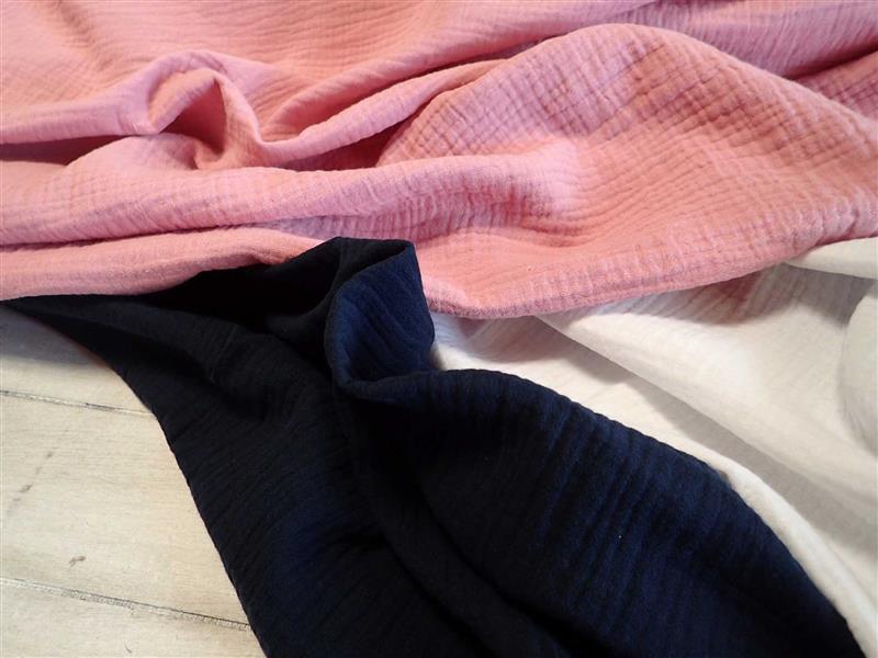 LÁTKA - DVOJITÁ GÁZOVINA - FÁČOVINA - TMAVĚ MODRÁ