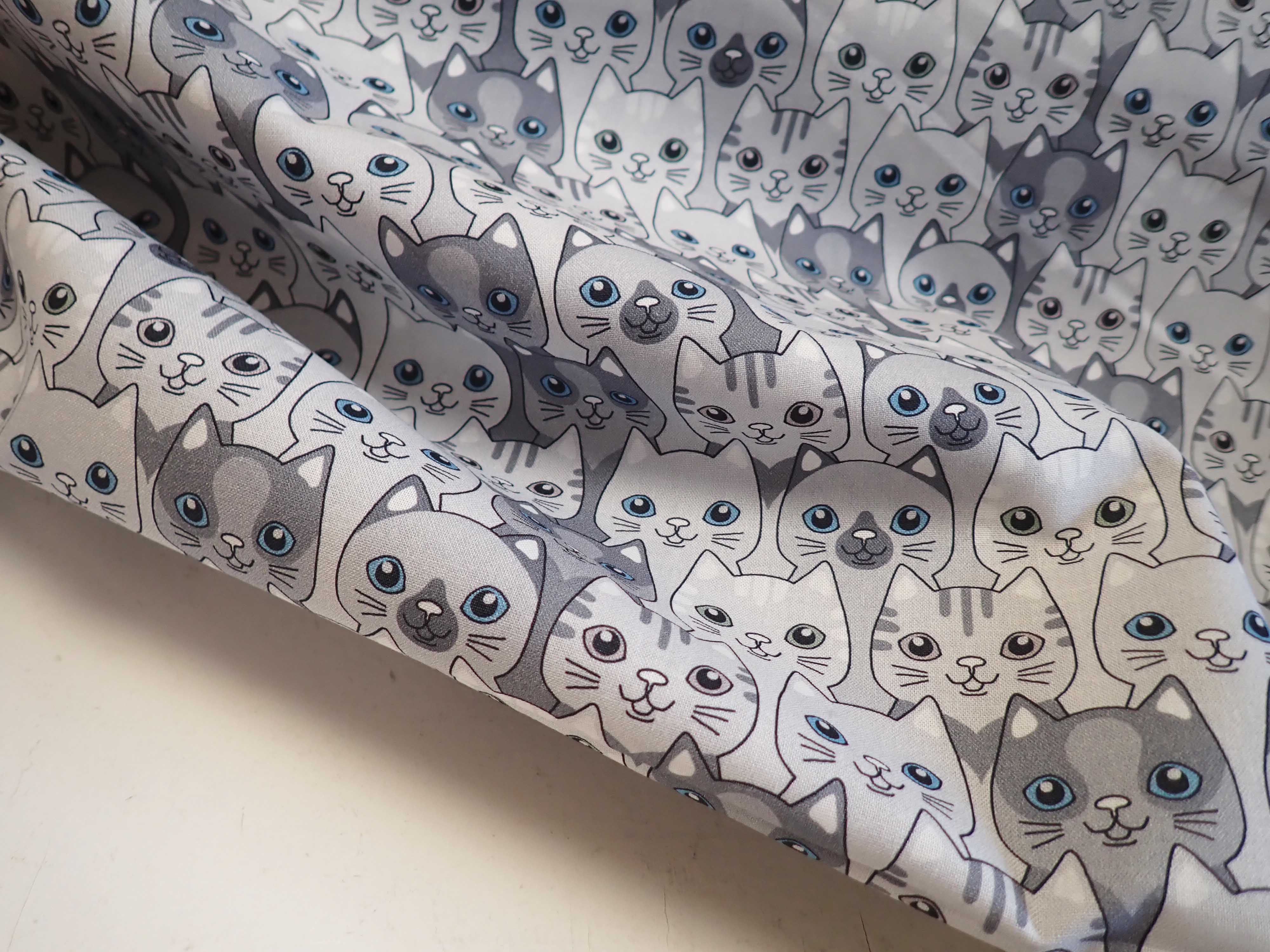 LÁTKA - DĚTSKÁ - FOTOTISK - KOČKY