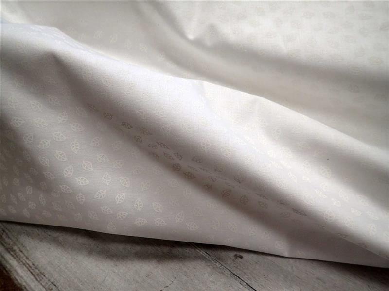 LÁTKA - BÍLÁ+ BÍLÉ LÍSTEČKY