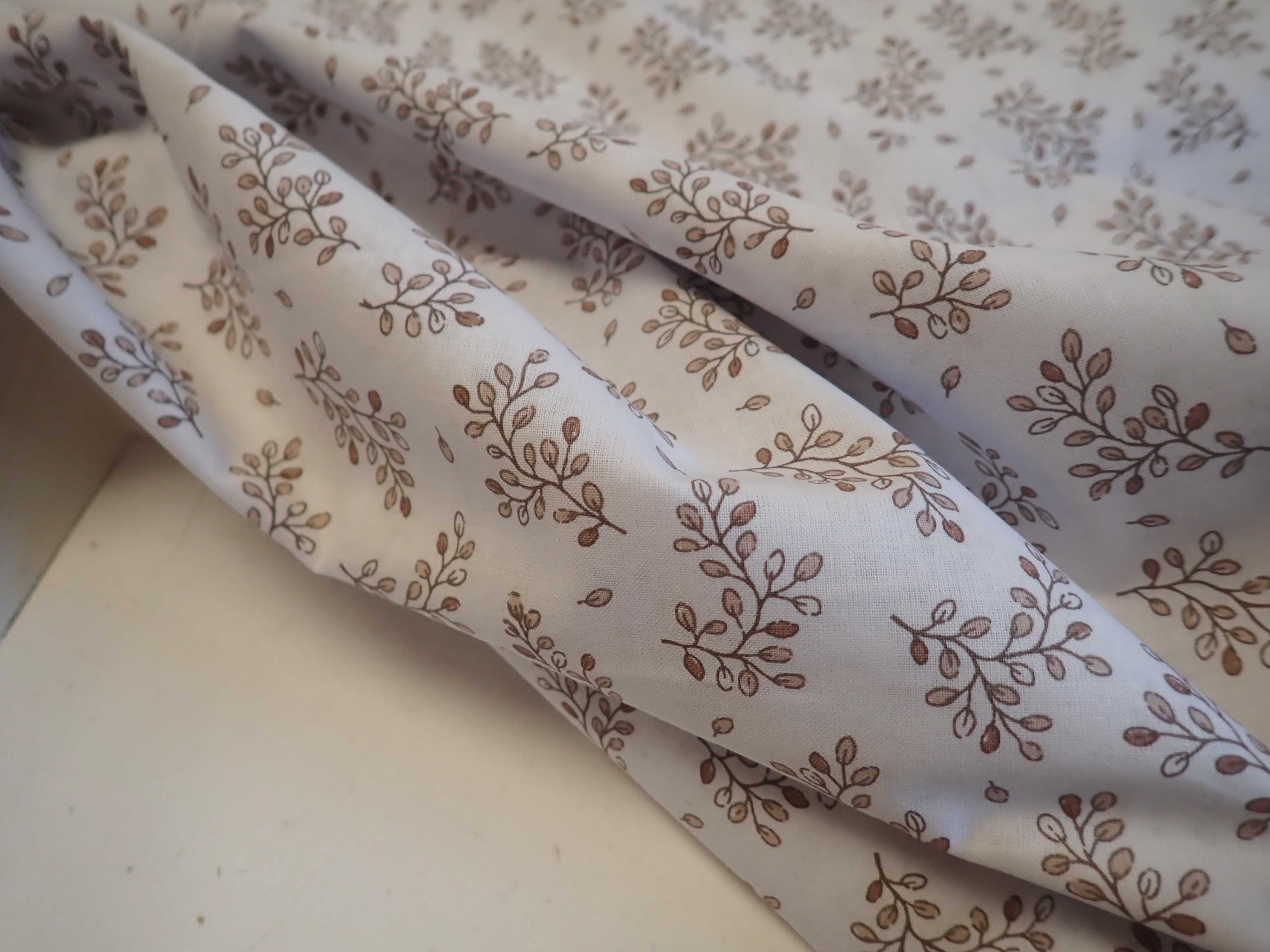 LÁTKA - BÉŽOVÉ VĚTVIČKY