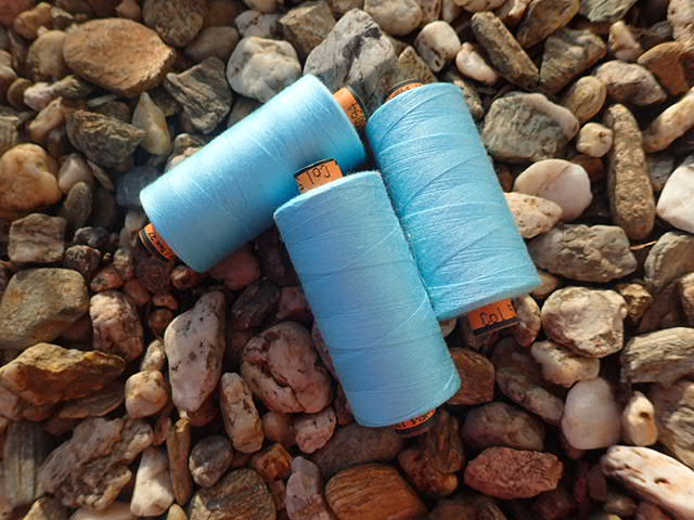 nit - SVĚTLE TYRKYSOVÁ - AMANN - BELFIL S - 100% polyesterová - VYSOCEPEVNOSTNÍ - 1000 m