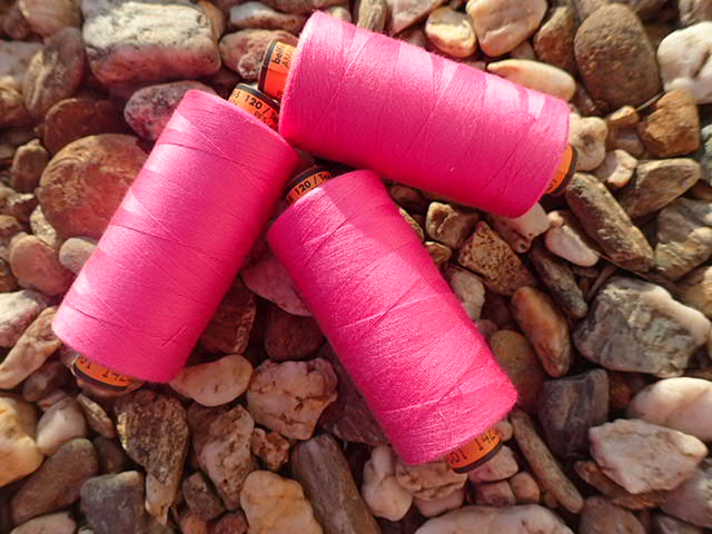 nit - SYTĚ RŮŽOVÁ - AMANN - BELFIL S - 100% polyesterová - VYSOCEPEVNOSTNÍ - 1000 m