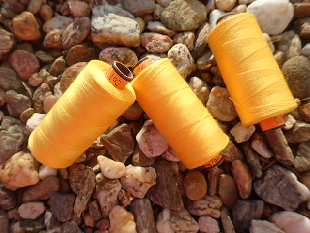 nit - ŽLUTÁ - AMANN - BELFIL S - 100% polyesterová - VYSOCEPEVNOSTNÍ - 1000 m