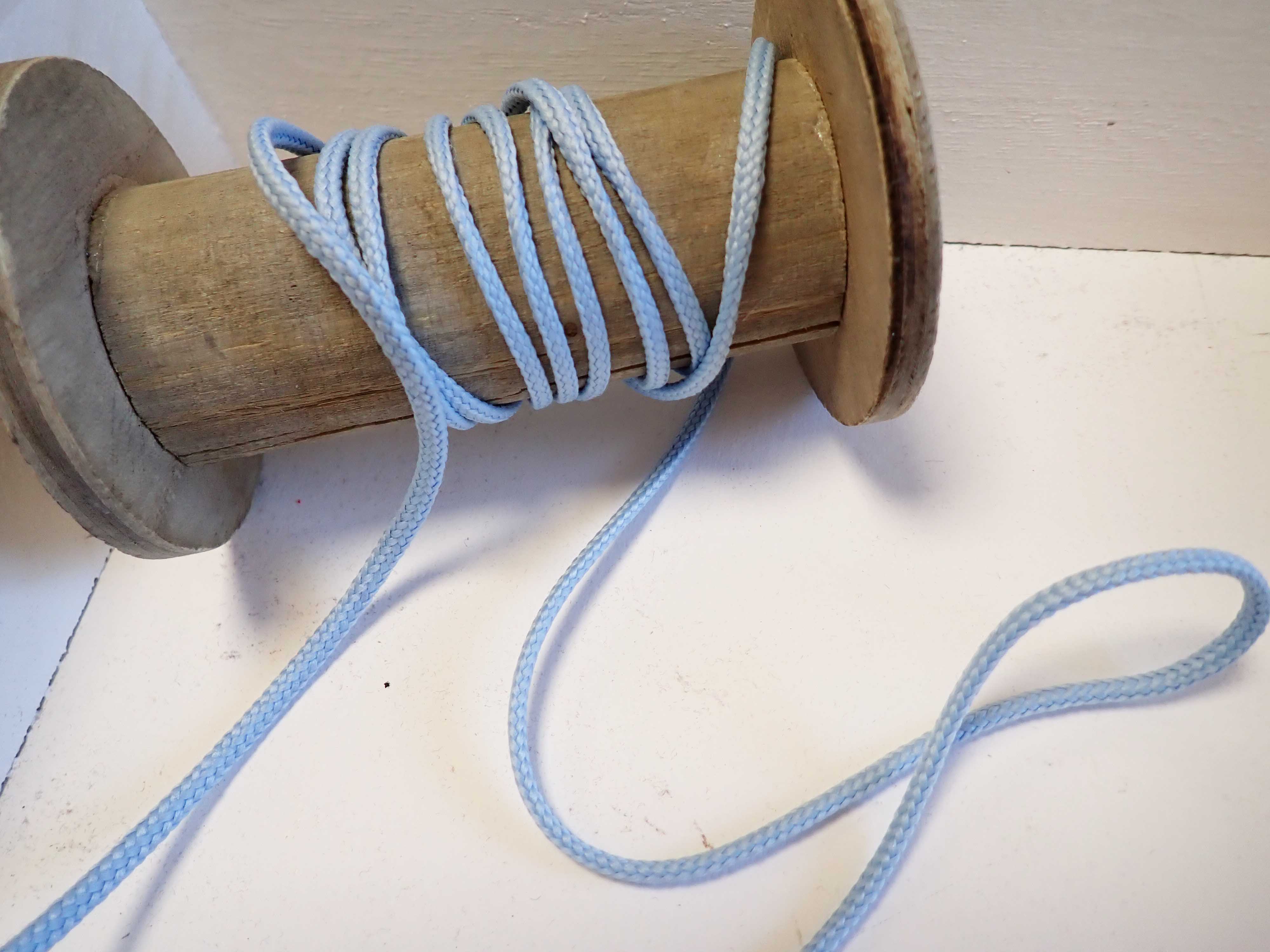 Oděvní šňůra - SVĚTLE MODRÁ