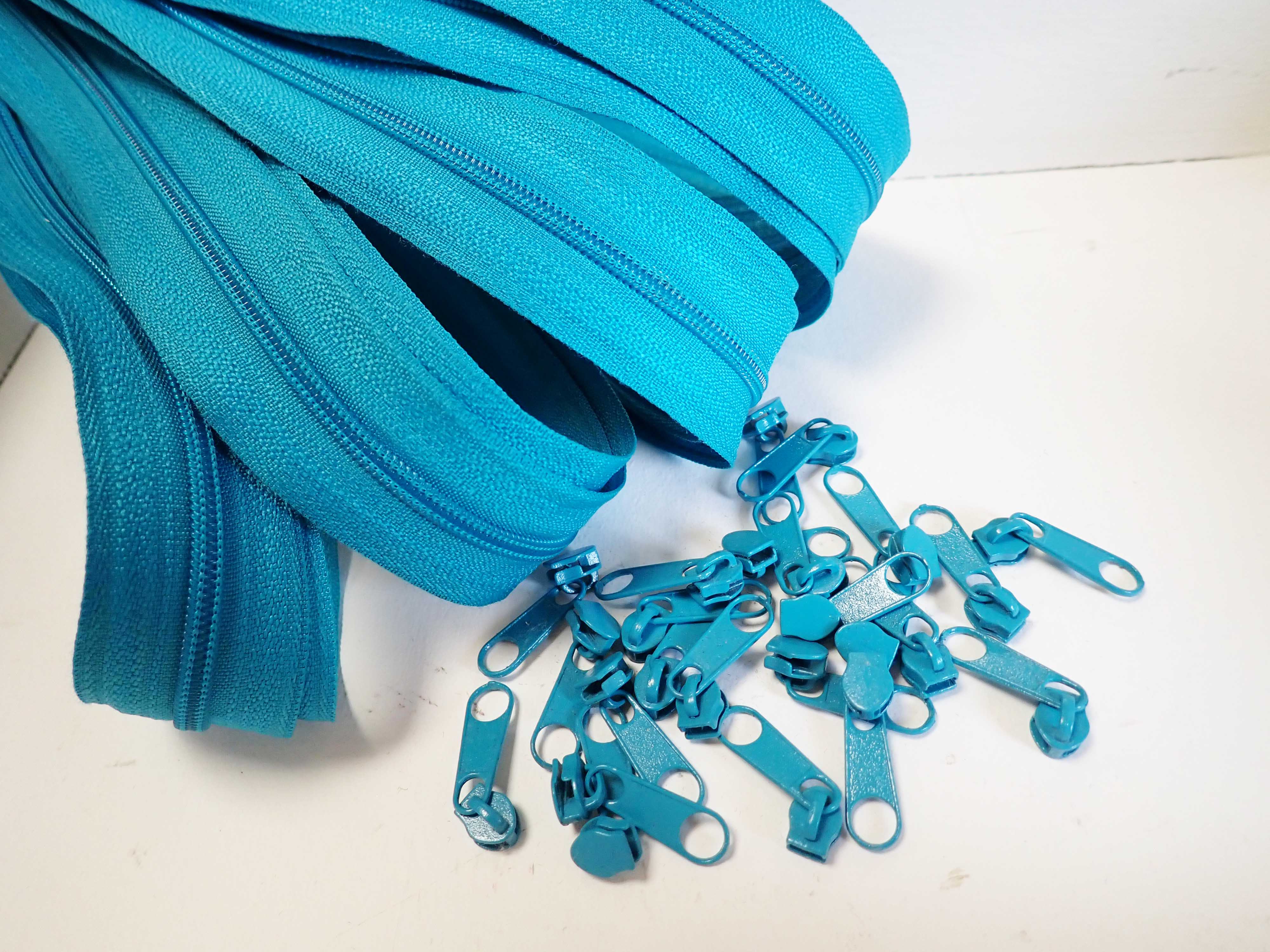 jezdec k zipu TYRKYSOVÝ