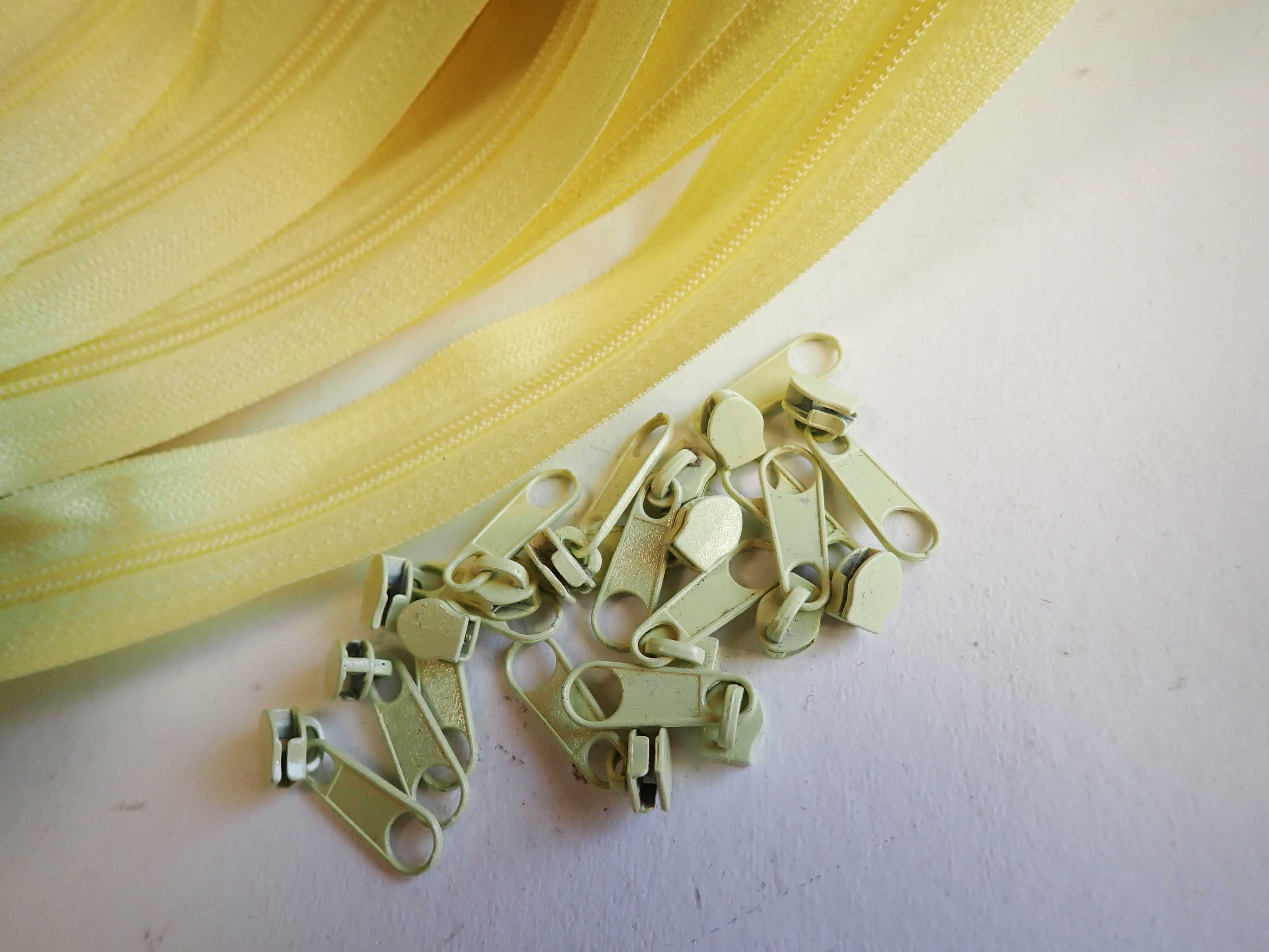 nekonečný zip - metráž - VANILKOVÝ