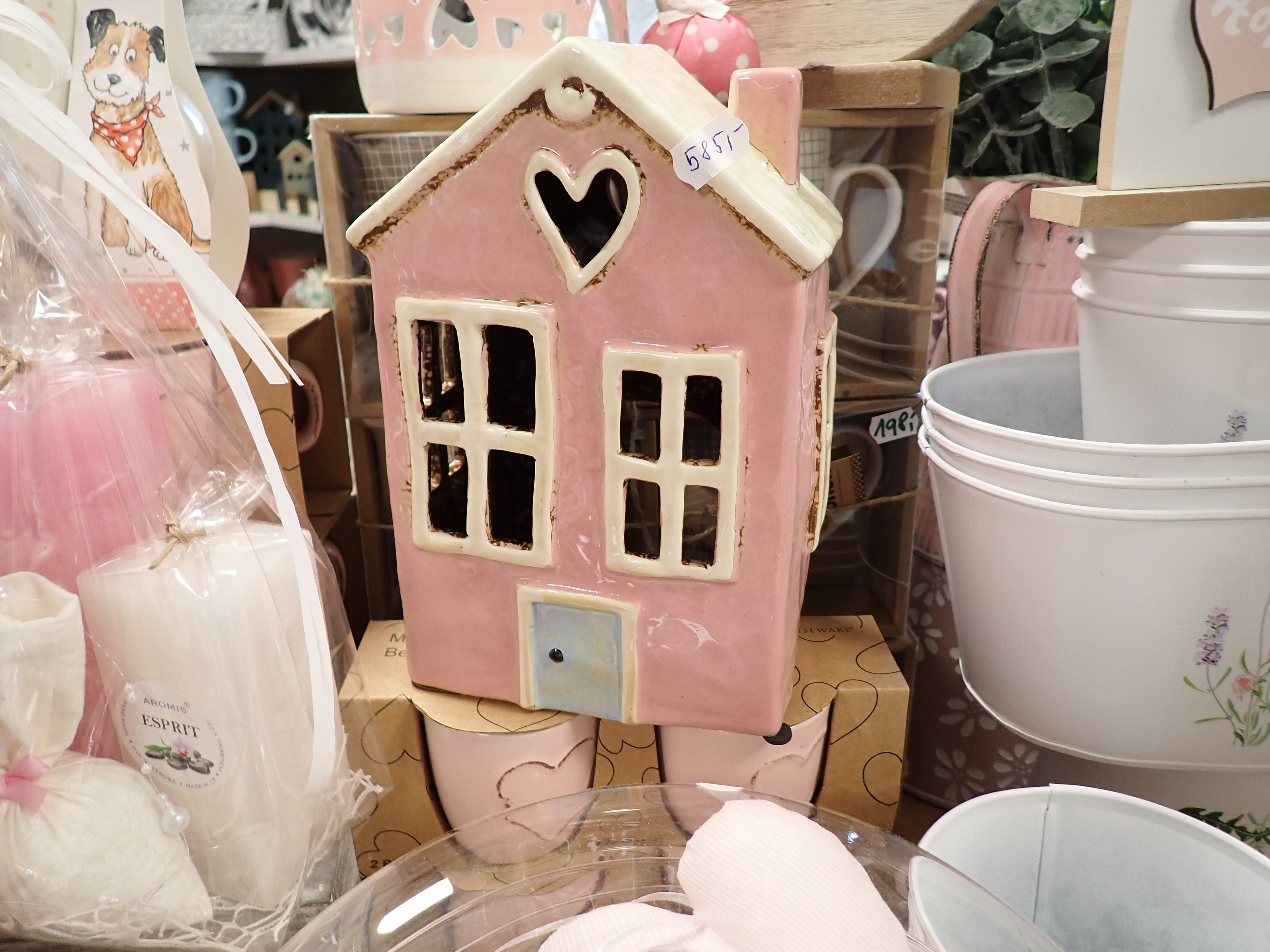 DEKORACE - DOMEČEK - RŮŽOVÝ