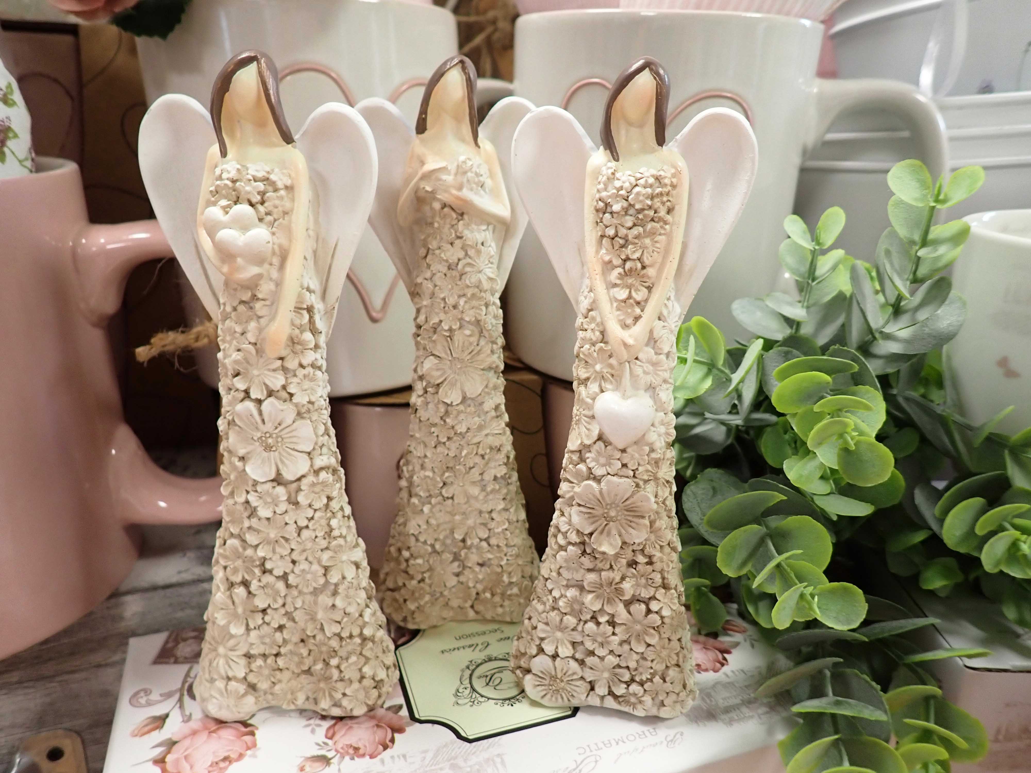 ANDÍLEK - VÍLA - BÉŽOVÉ KYTIČKY NA ŠATECH