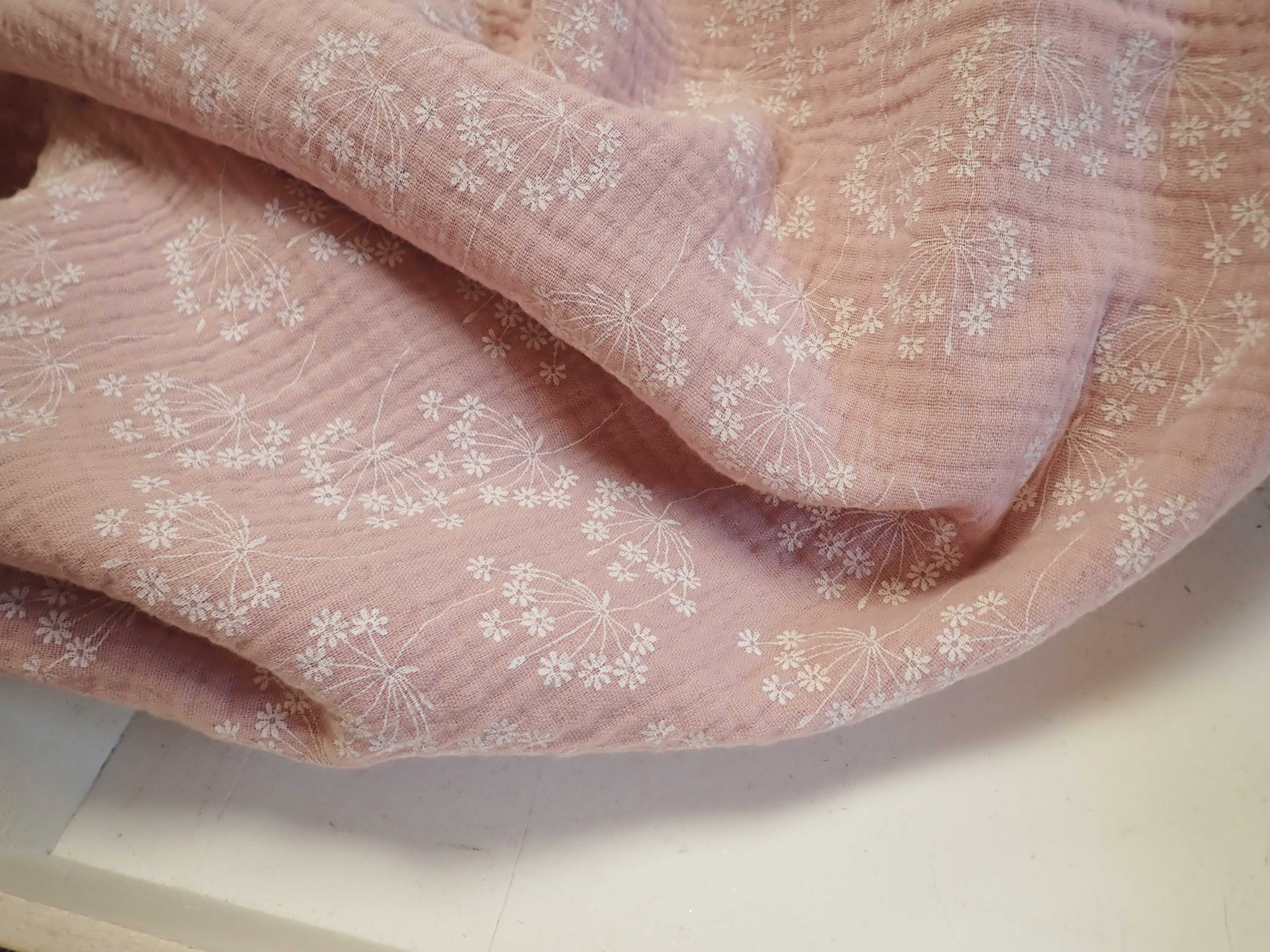 DVOJITÁ GÁZOVINA - MUŠELÍN - RŮŽOVÁ + CHMÝŘÍ