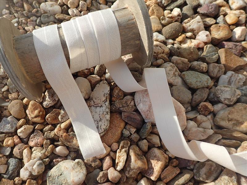 ELASTICKÝ ŠIKMÝ PROUŽEK - SMETANOVÝ - ŠÍŘE 20 MM