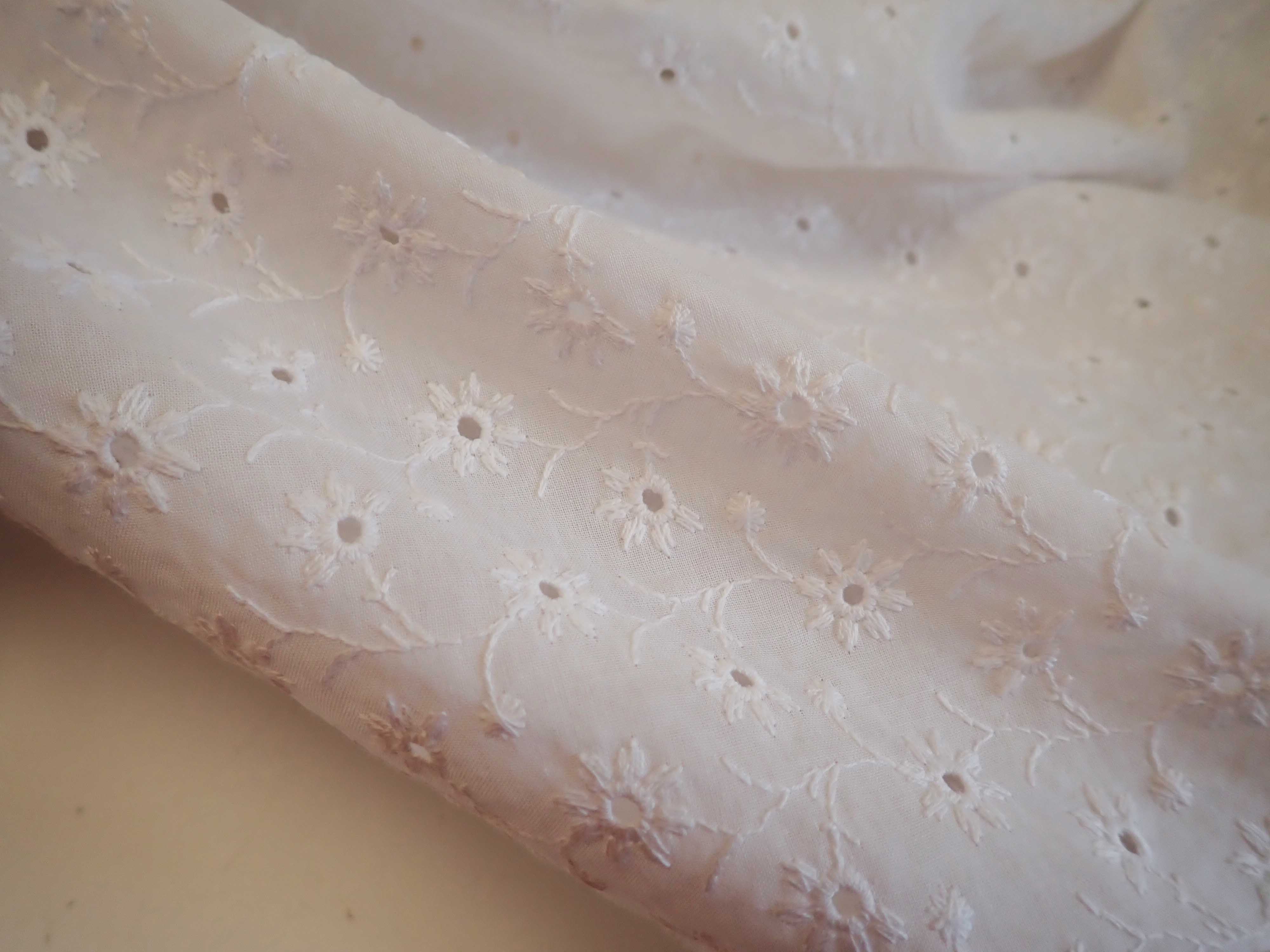 LÁTKA - MADEIRA - BÍLÁ