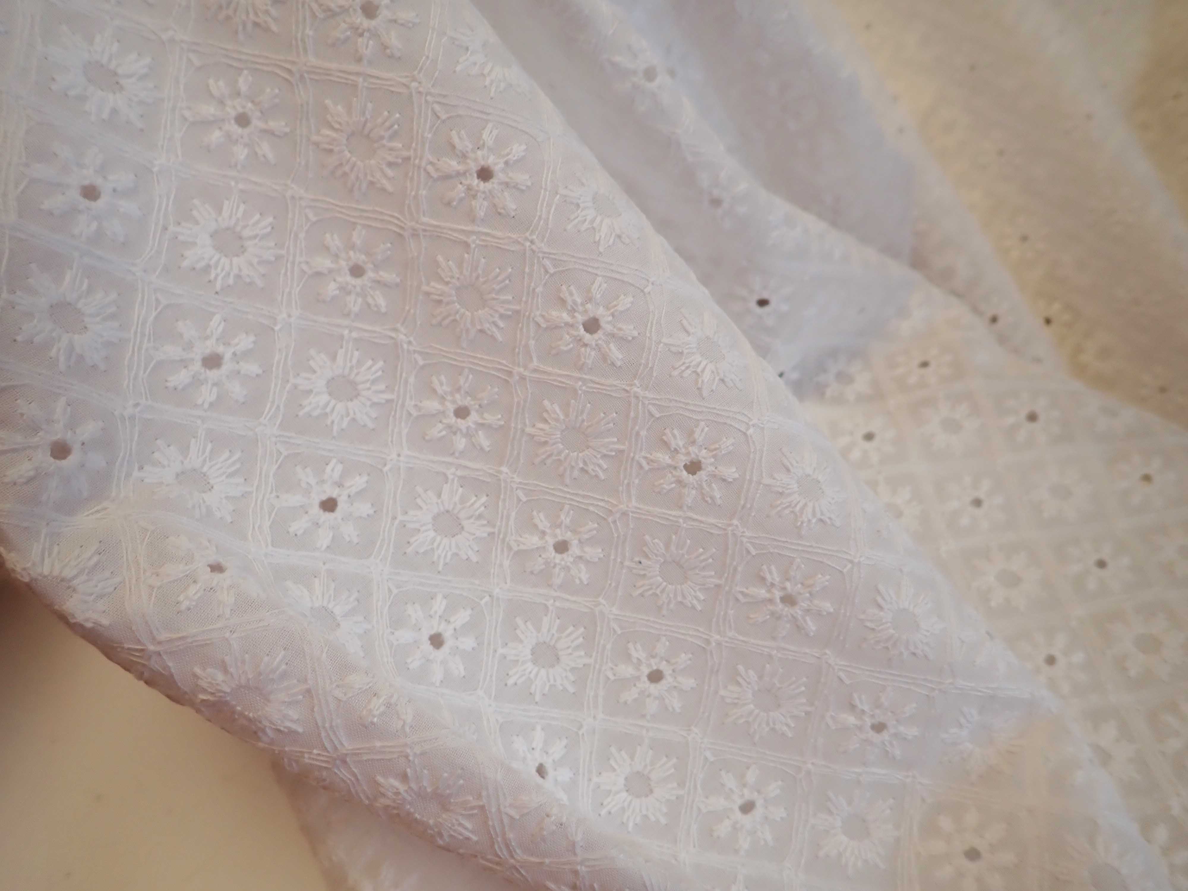 LÁTKA - MADEIRA - BÍLÁ