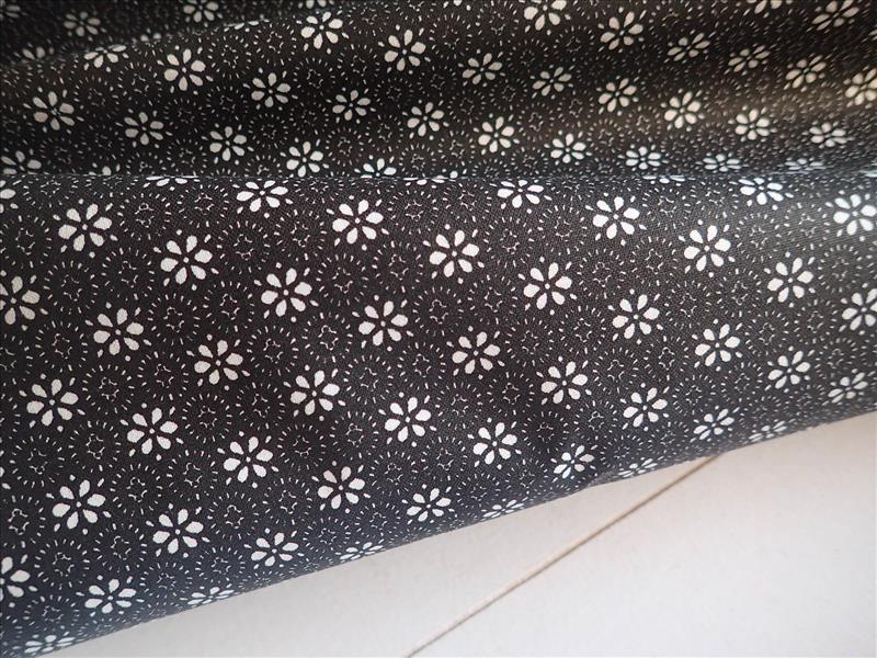 LÁTKA - ČERNÁ + BÍLÉ KYTIČKY