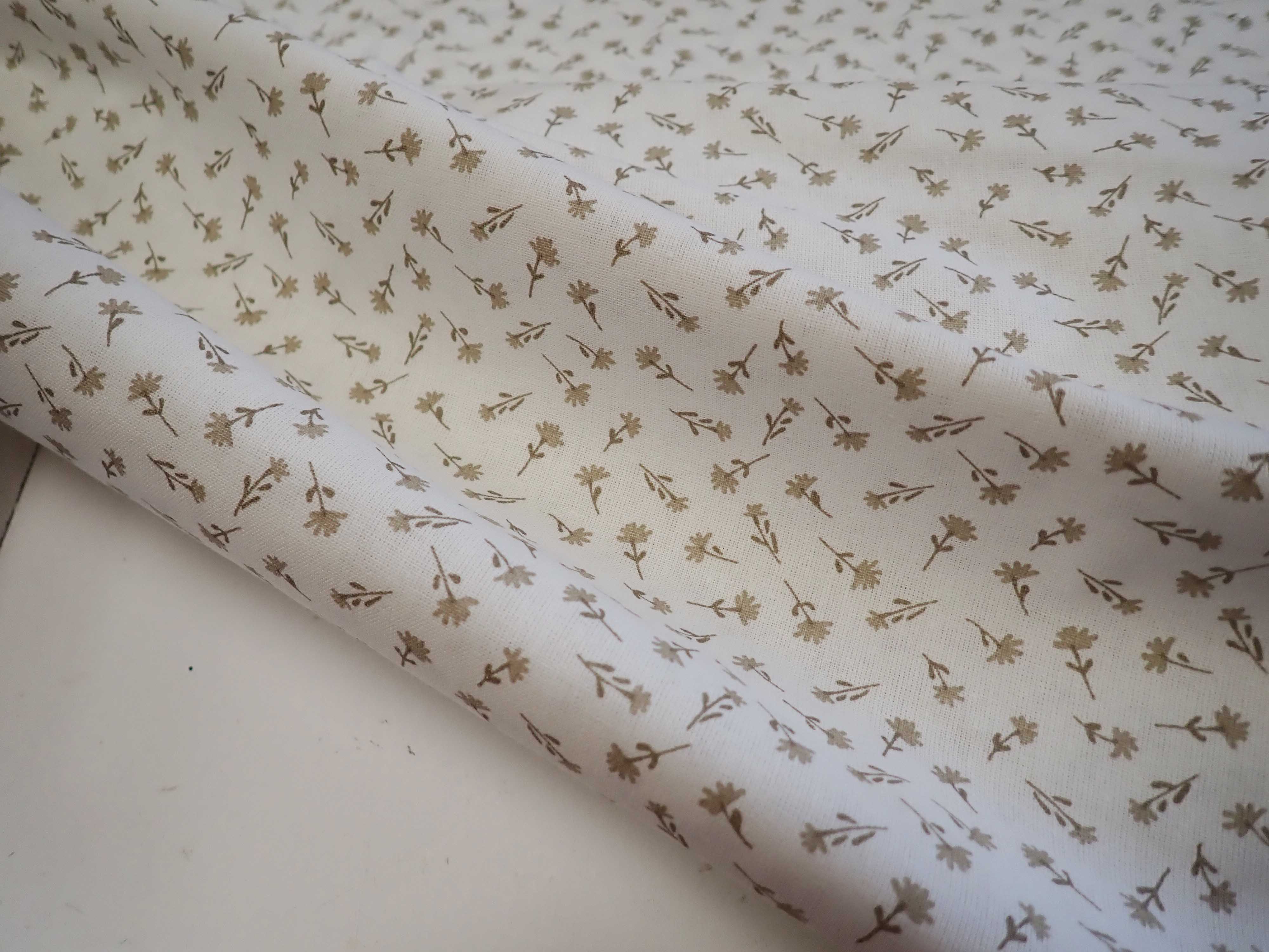 LÁTKA - BÉŽOVÉ KYTIČKY