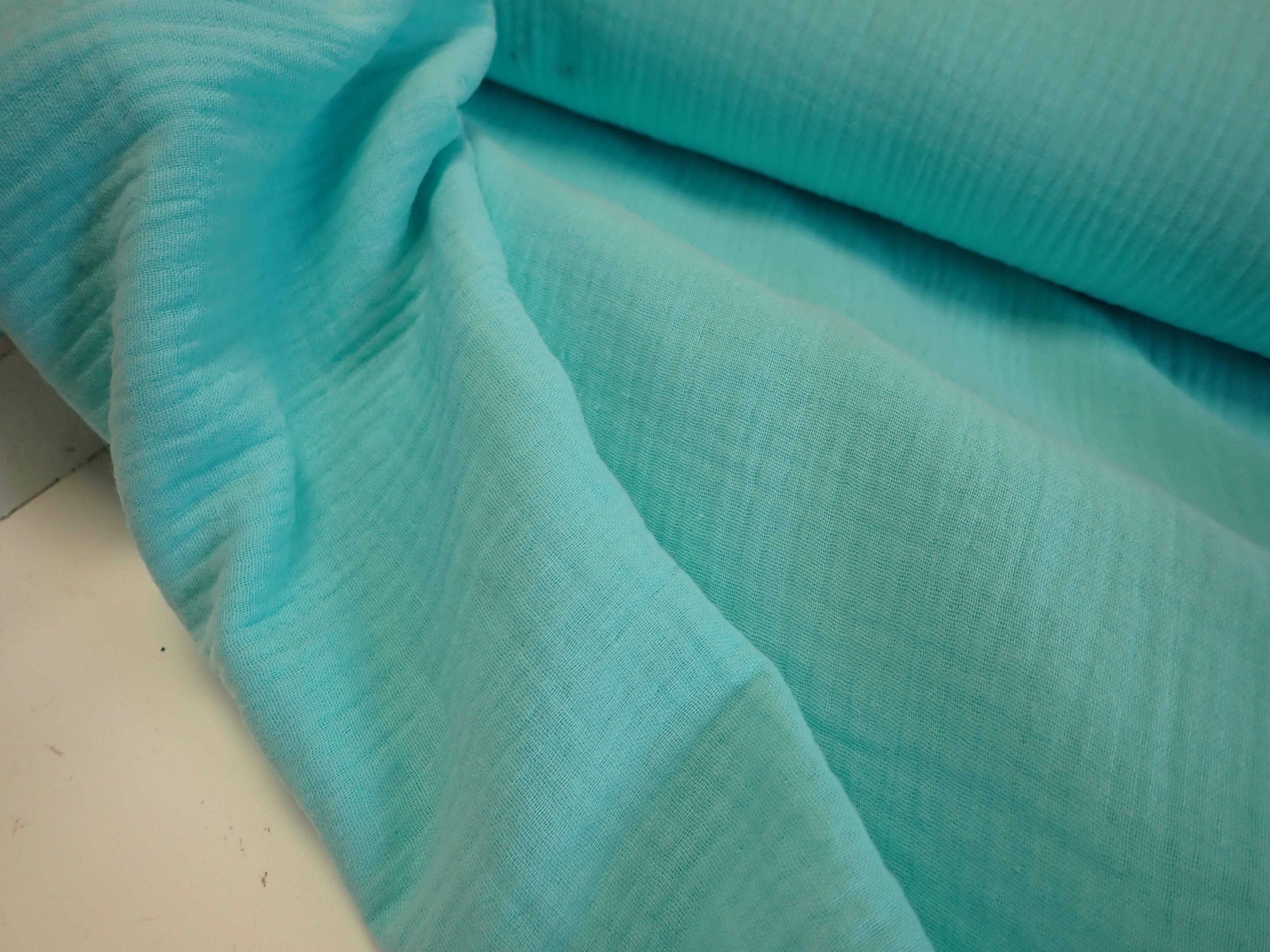 MUŠELÍN - DVOJITÁ GÁZOVINA - SVĚTLE TYRKYSOVÁ