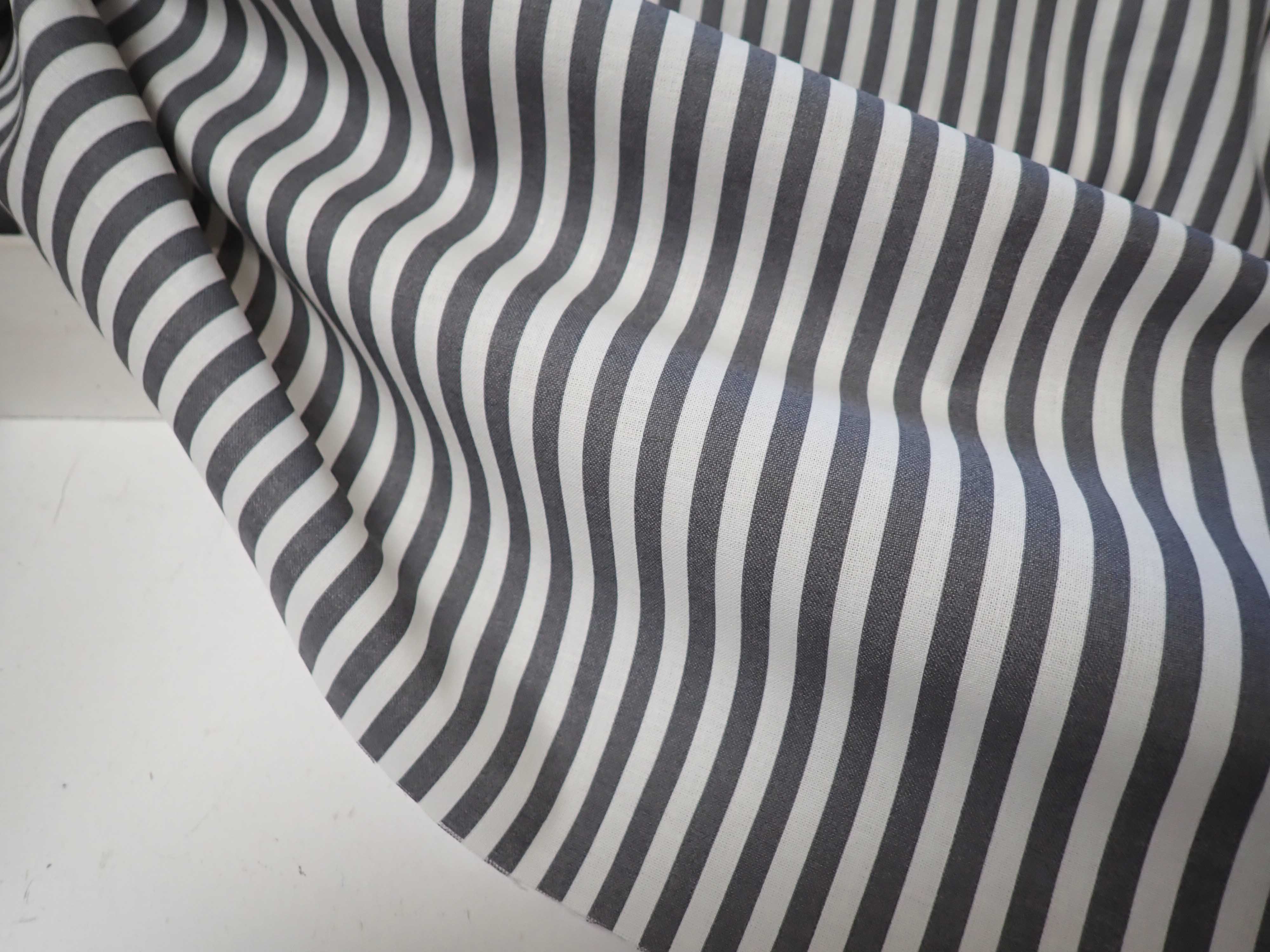 LÁTKA - ŠEDÉ PROUŽKY