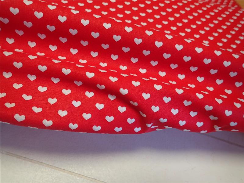 LÁTKA - ČERVENÁ SRDÍČKA