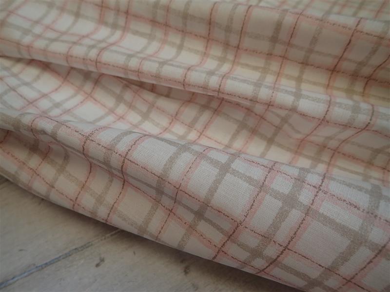 LÁTKA -  KOSTIČKA - BÉŽOVORŮŽOVÁ