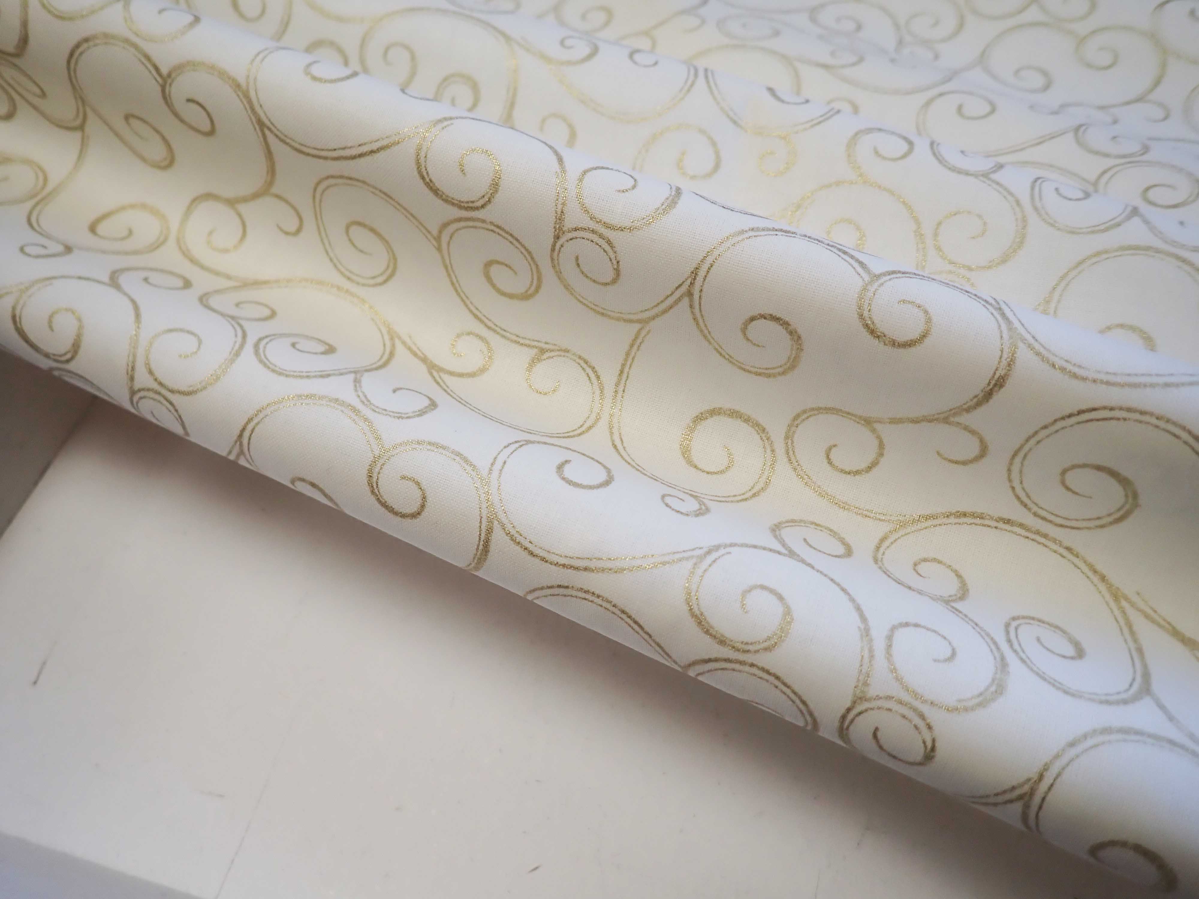 LÁTKA - VÁNOČNÍ - SMETANOVÁ + ZLATÉ ORNAMENTY