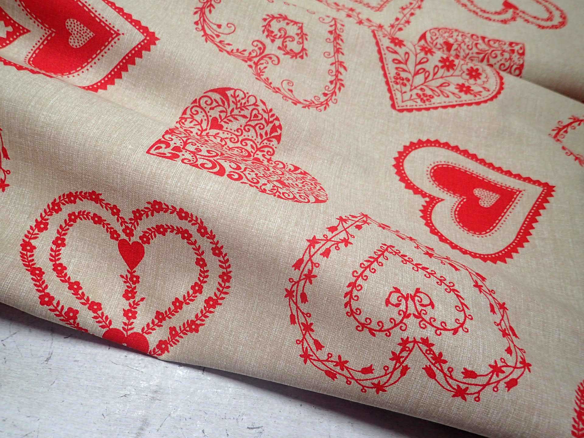 LÁTKA - LNĚNÝ EFEKT + ČERVENÁ SRDÍČKA