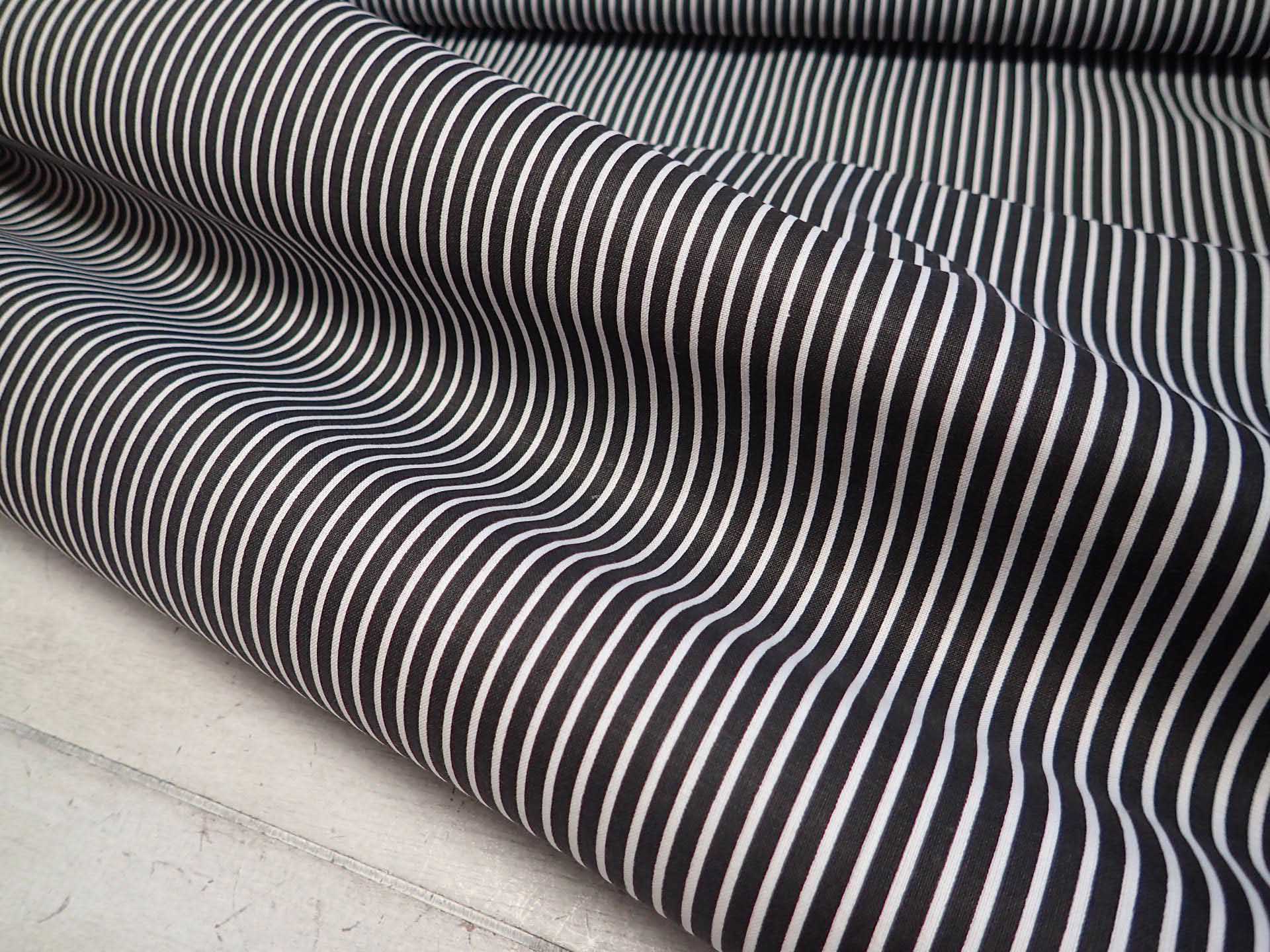 LÁTKA - ČERNÝ PROUŽEK