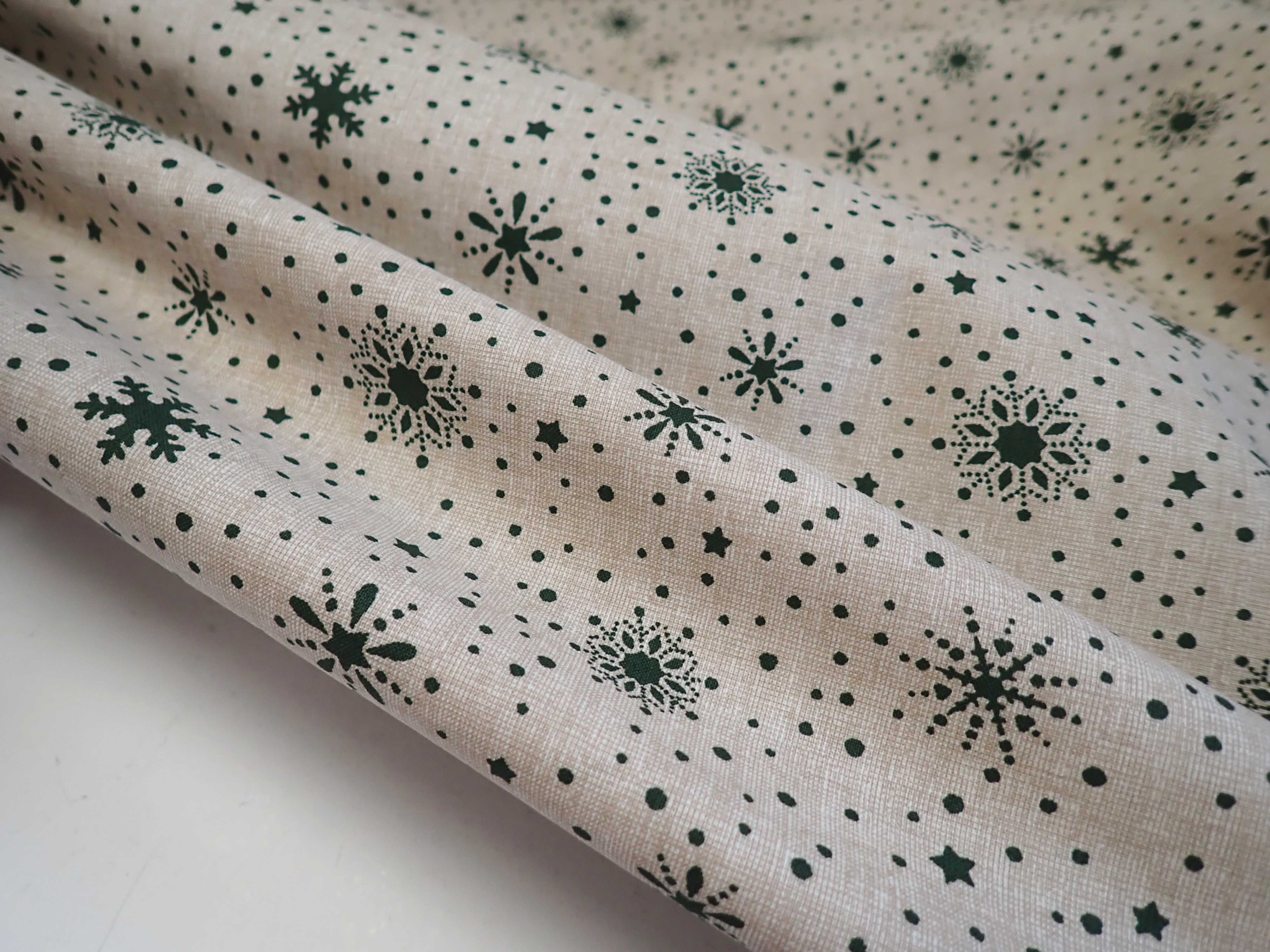 LÁTKA - VÁNOČNÍ - LNĚNÝ EFEKT + ZELENÉ VLOČKY