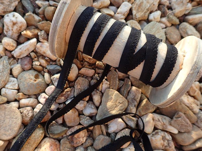 Gumička  - PRUŽENKA - ČERNÁ