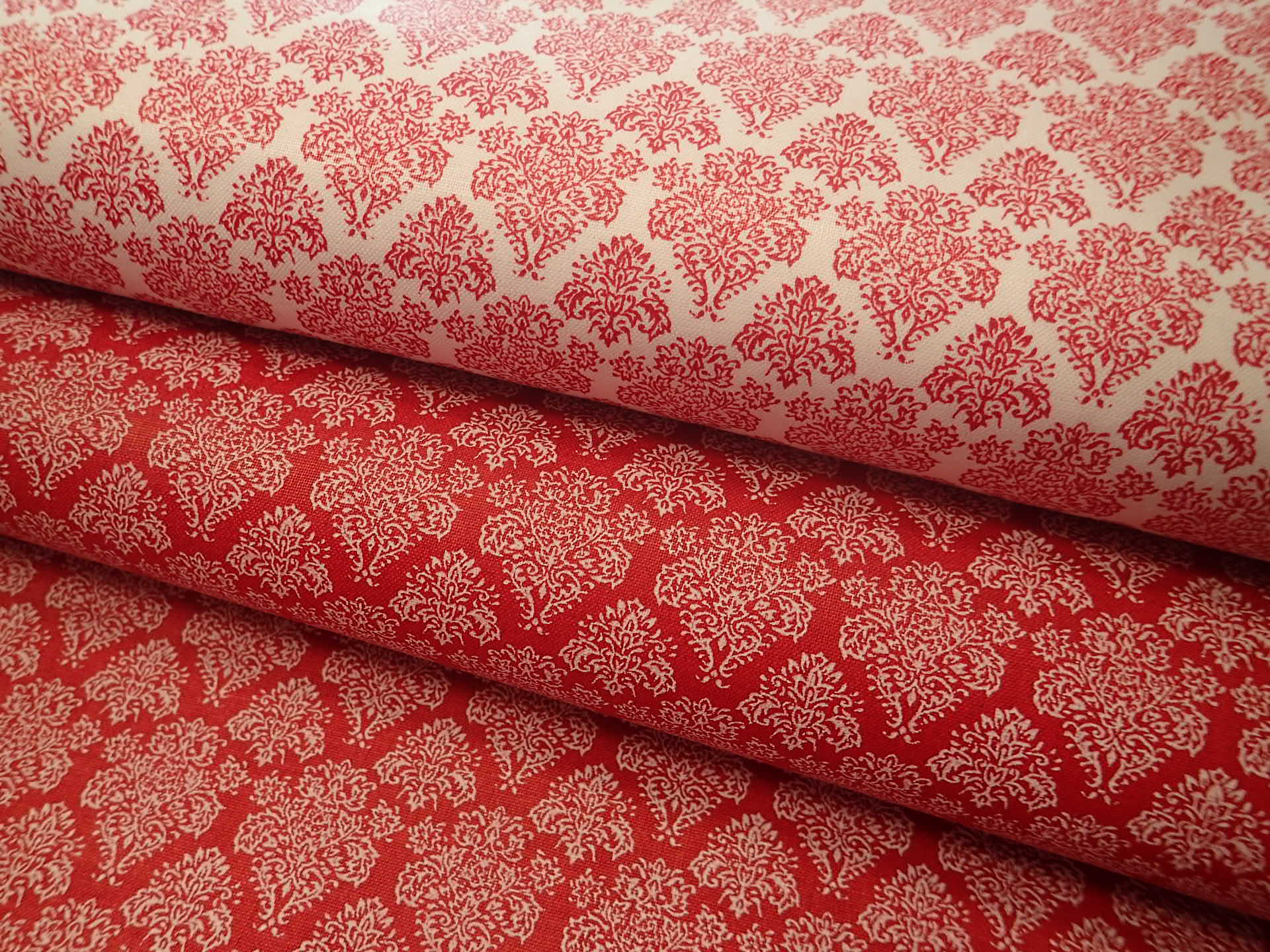 LÁTKA - BÍLÁ + BORDO ORNAMENTY