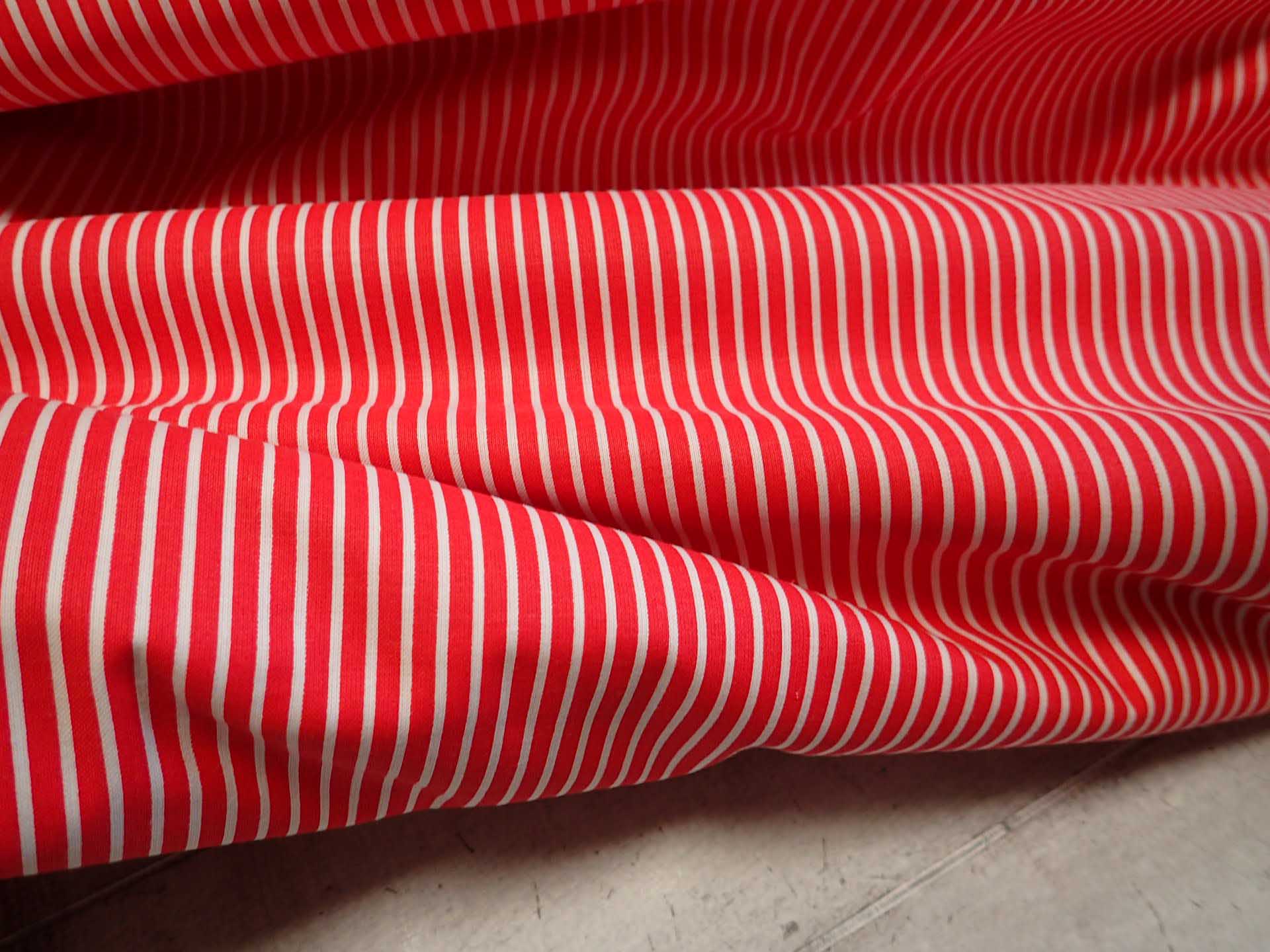 LÁTKA - ČERVENÝ PROUŽEK