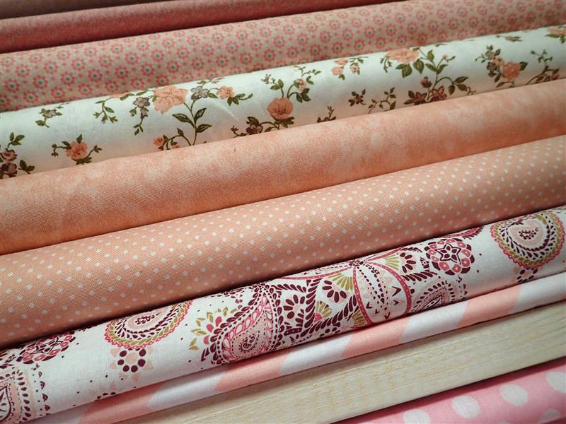 LÁTKA - PUDROVÝ PUNTÍK