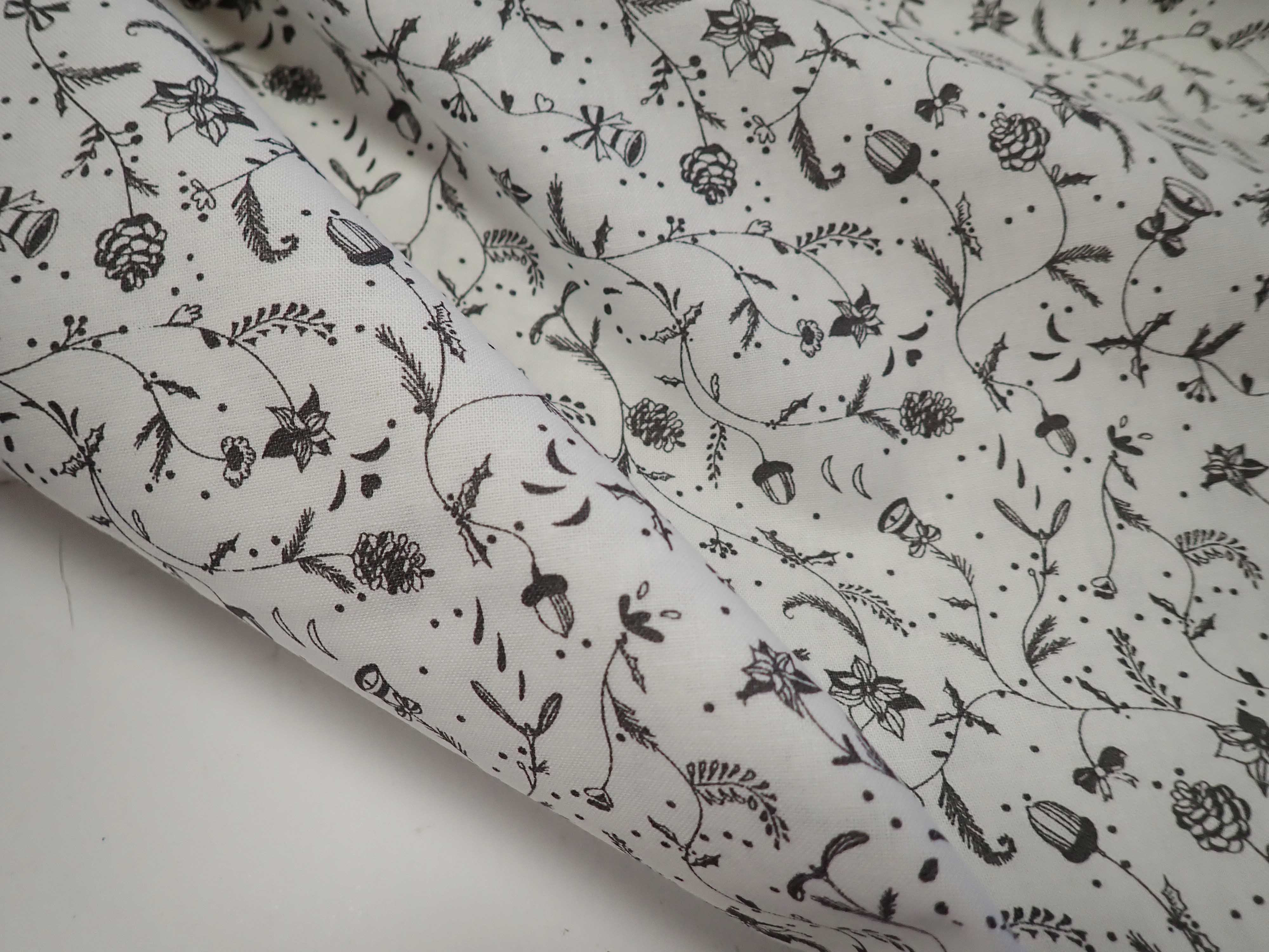 LÁTKA - VÁNOČNÍ - ŠEDÉ ZVONEČKY + ŠIŠKY