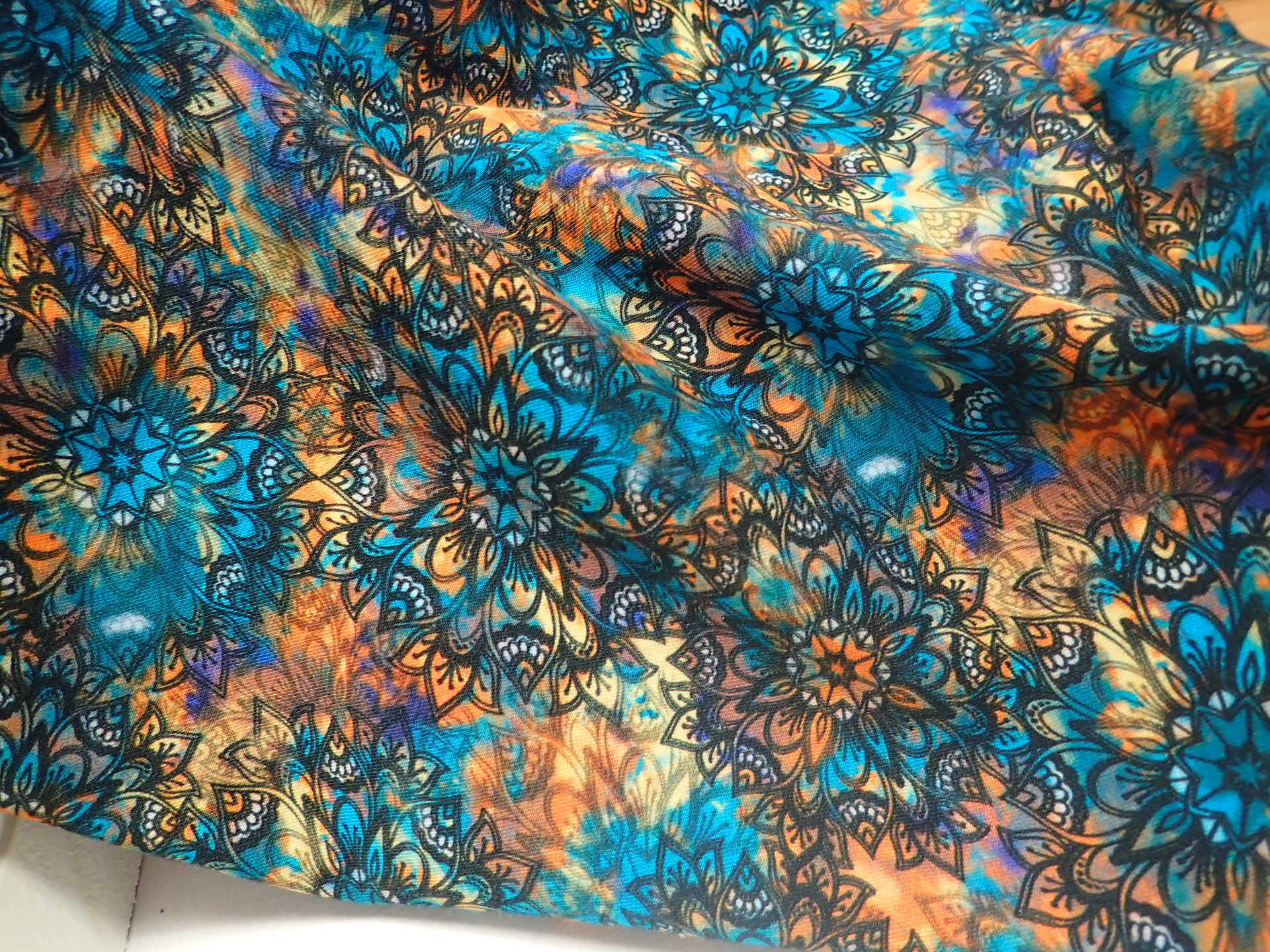 LÁTKA - SVETROVINA -MANDALY