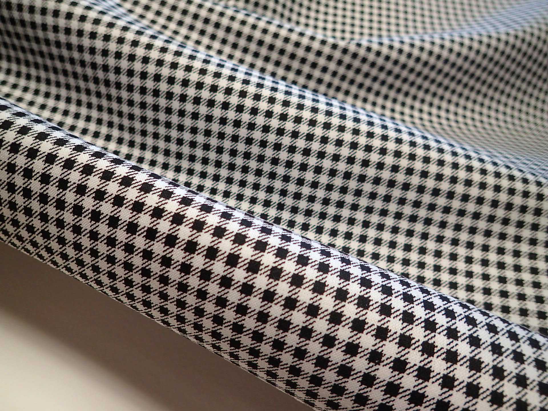 LÁTKA - ČERNÁ KOSTIČKA - PEPITKO