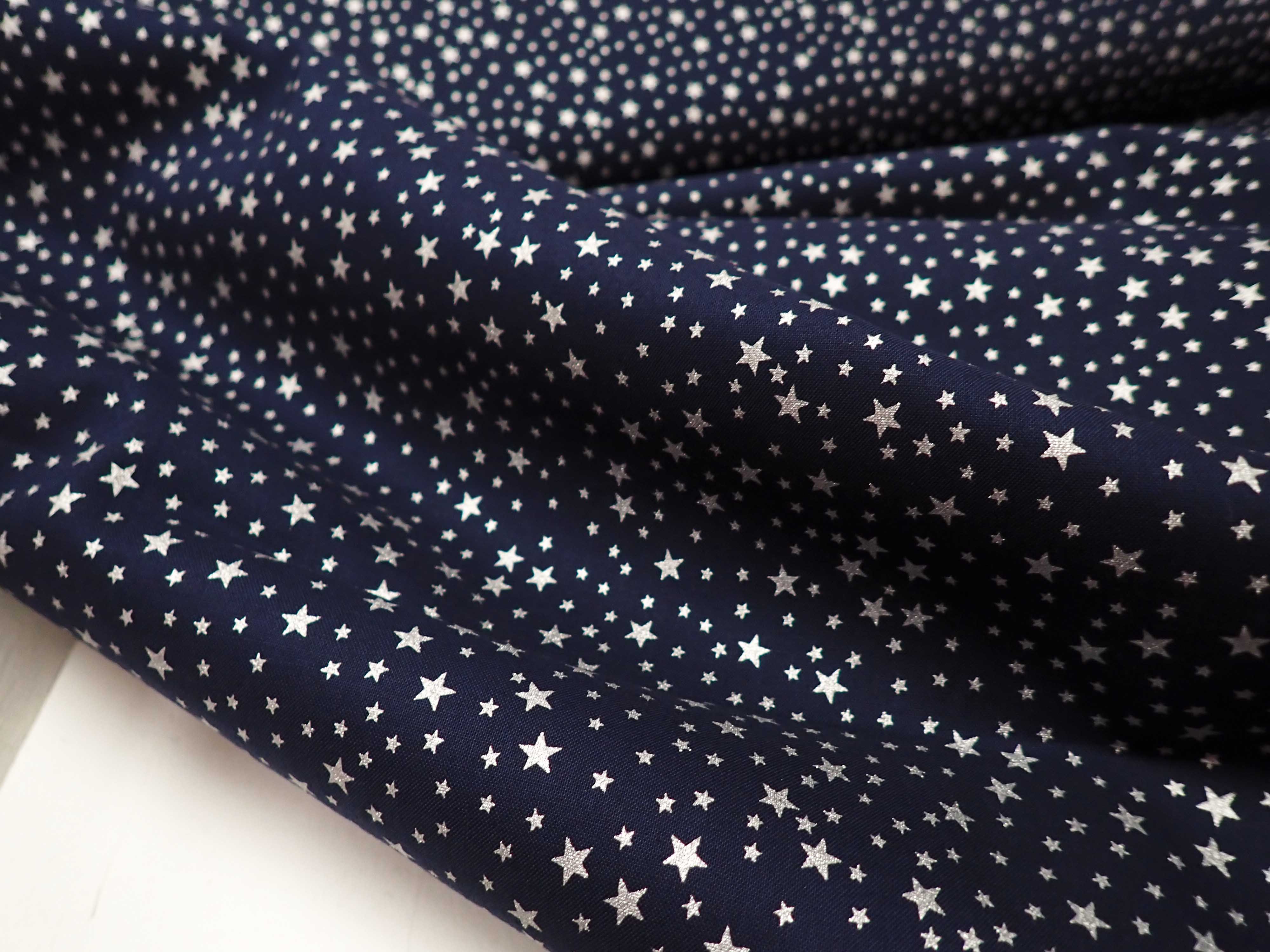 LÁTKA - VÁNOČNÍ - TMAVĚ MODRÁ + STŘÍBRNÉ HVĚZDIČKY