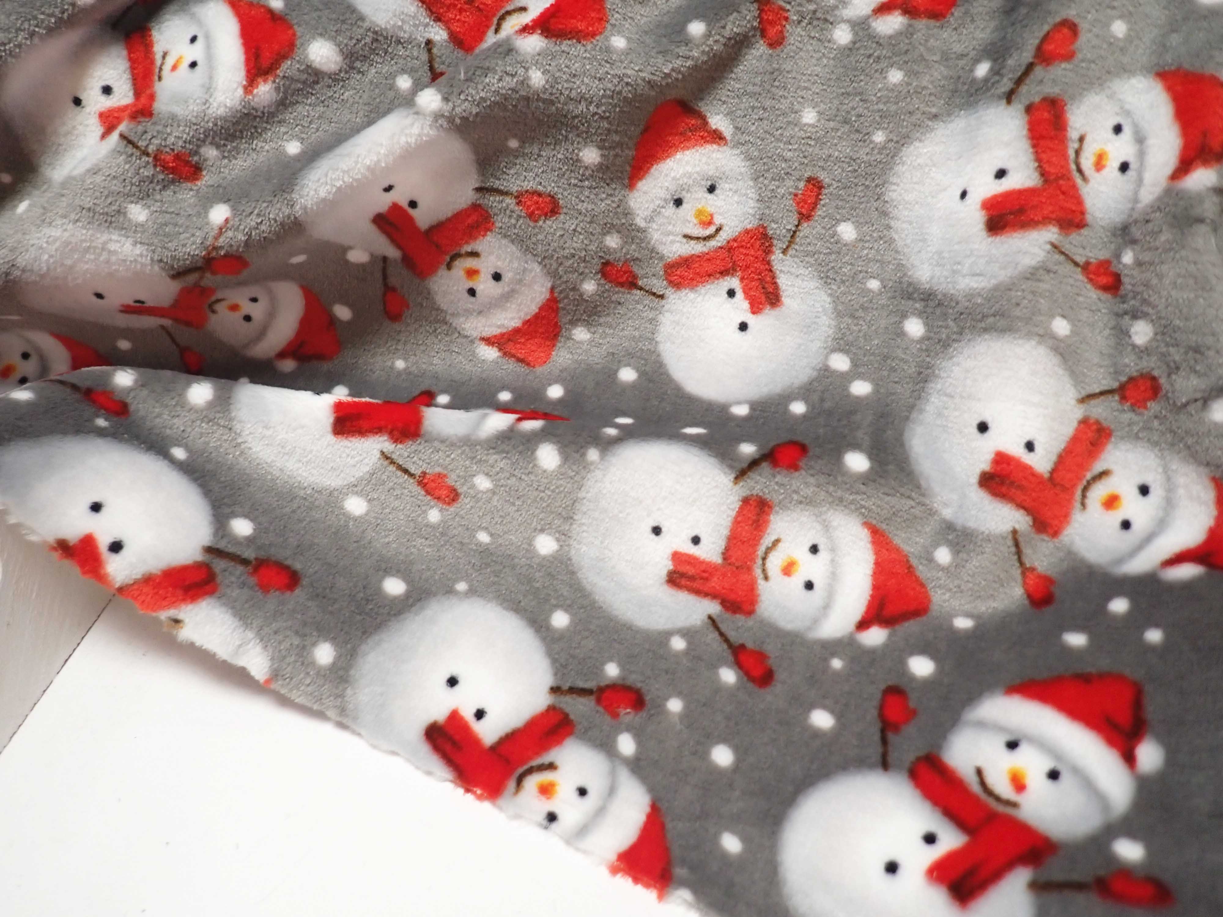 LÁTKA FLEECE S MOTIVEM SNĚHULÁKŮ 