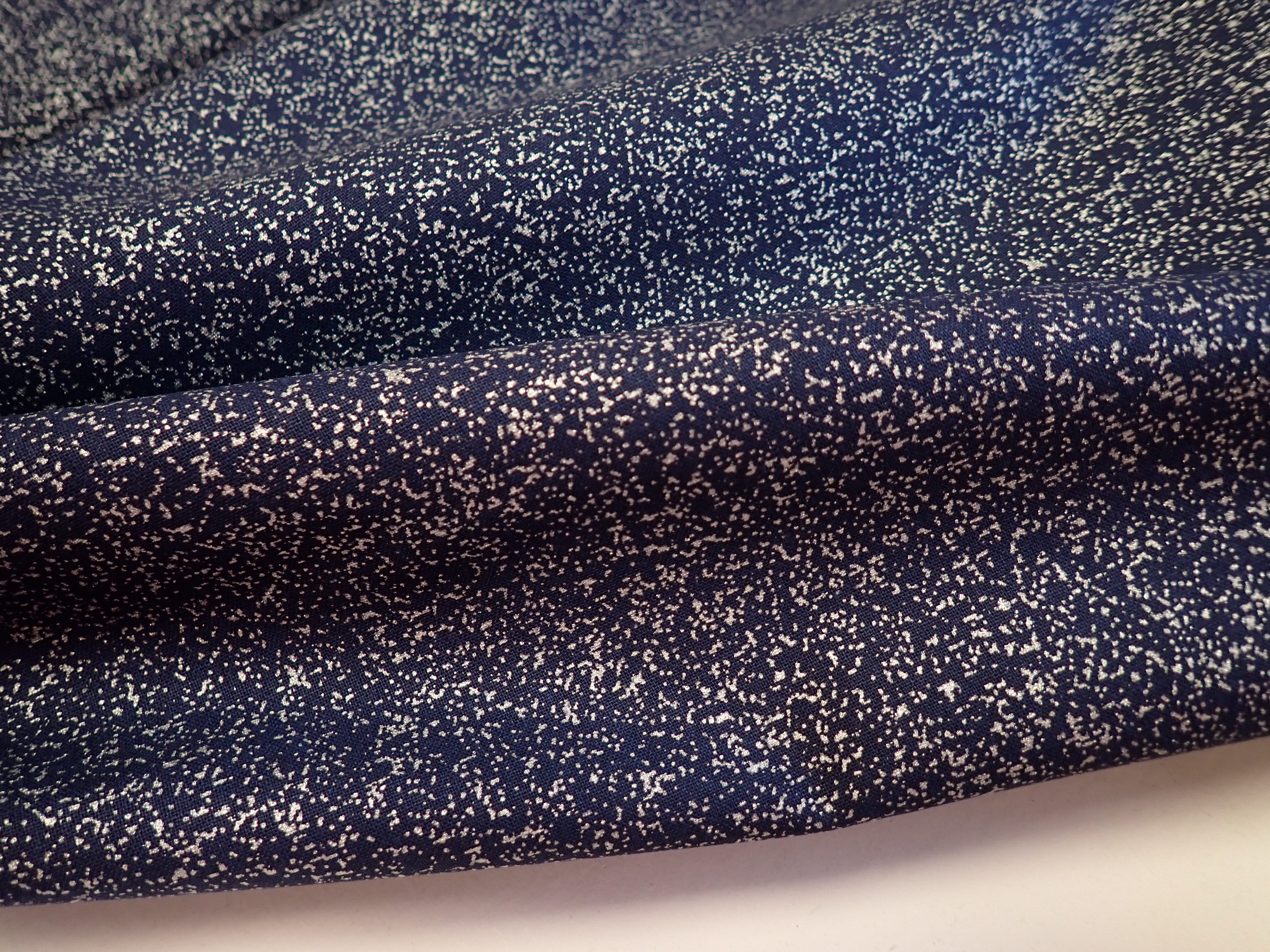 LÁTKA - VÁNOČNÍ - TMAVĚ MODRÁ + STŘÍBRNÝ PRACH