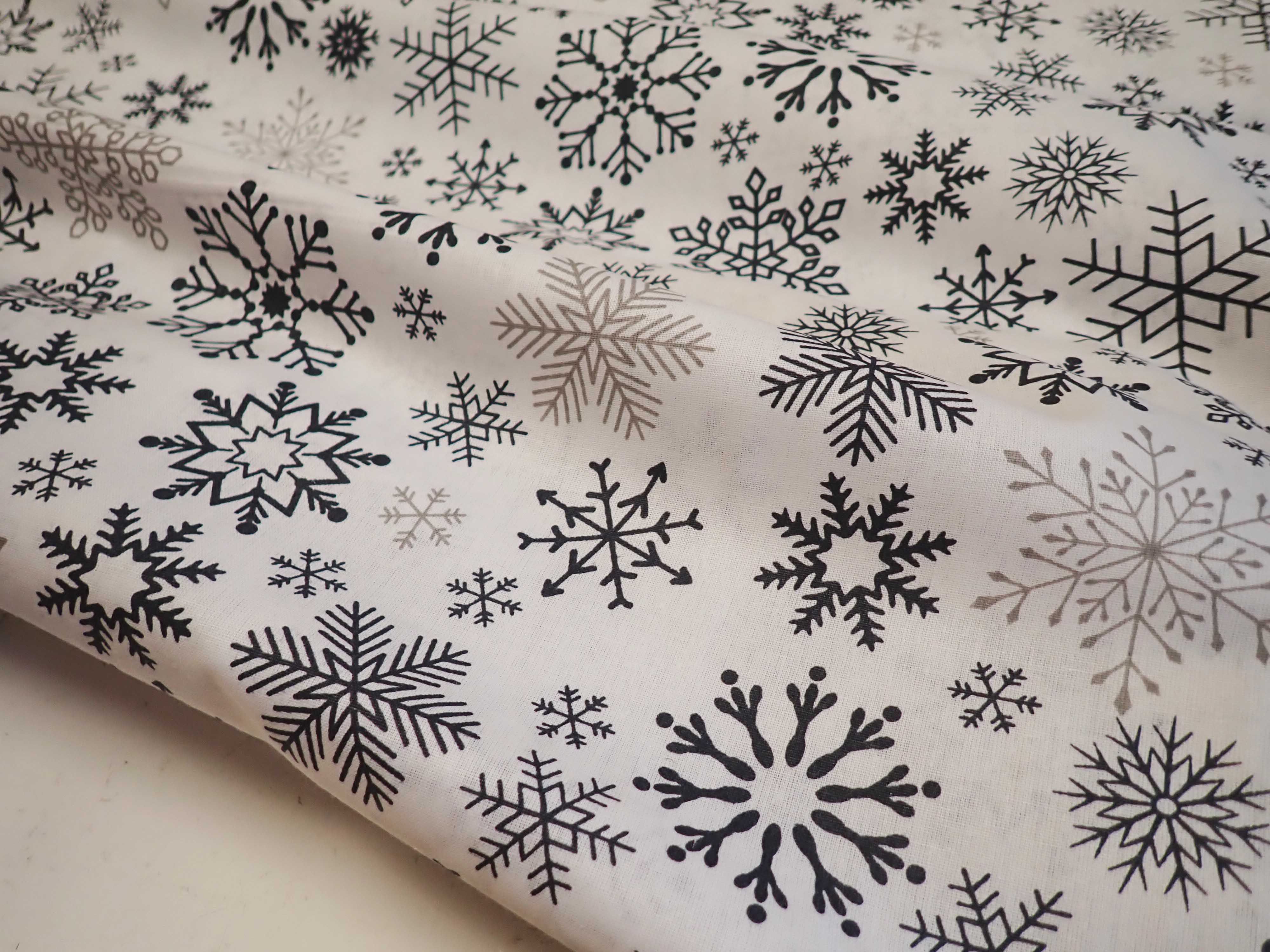 LÁTKA - VÁNOČNÍ - ŠEDÉ VLOČKY