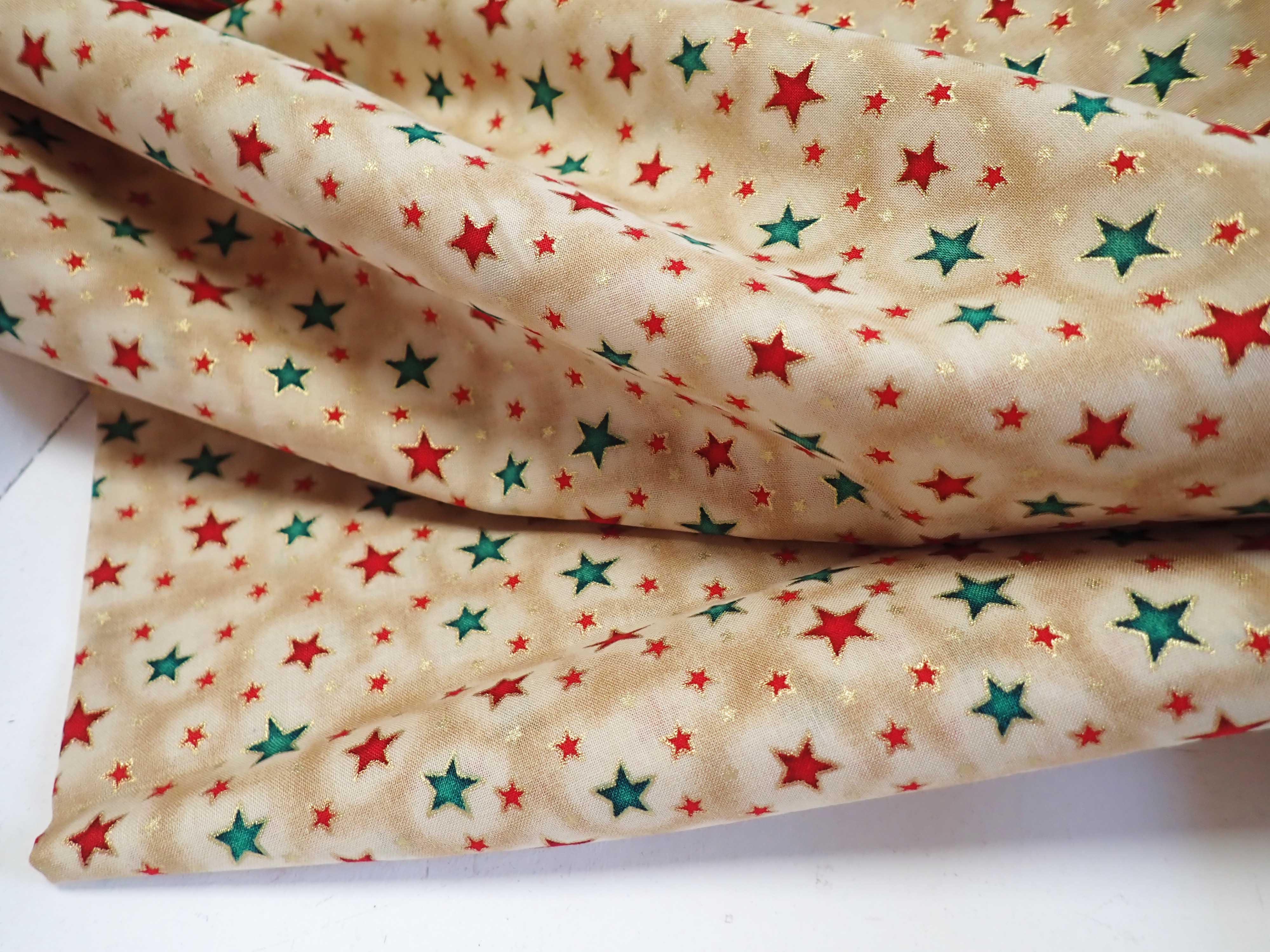 LÁTKA - VÁNOČNÍ - BÉŽOVÁ + ZLATÉ + BAREVNÉ HVĚZDIČKY