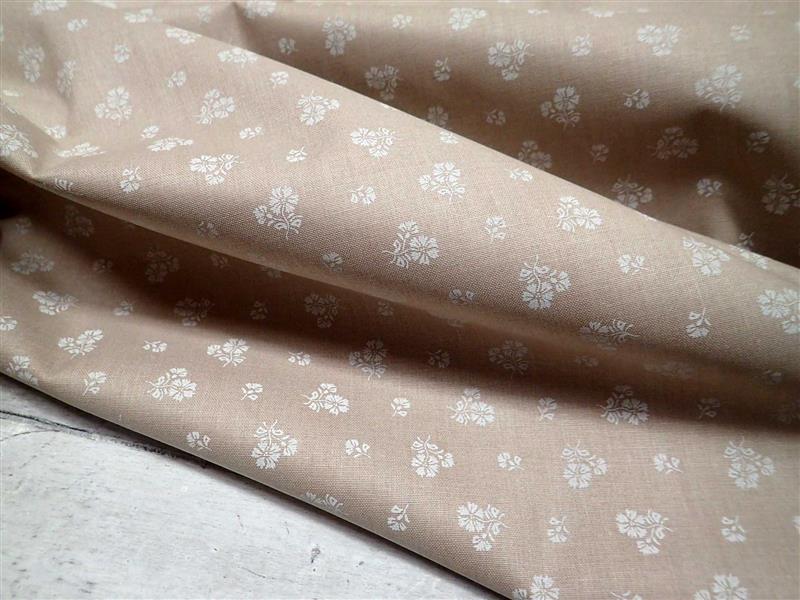 LÁTKA - BÉŽOVÁ + KYTIČKY