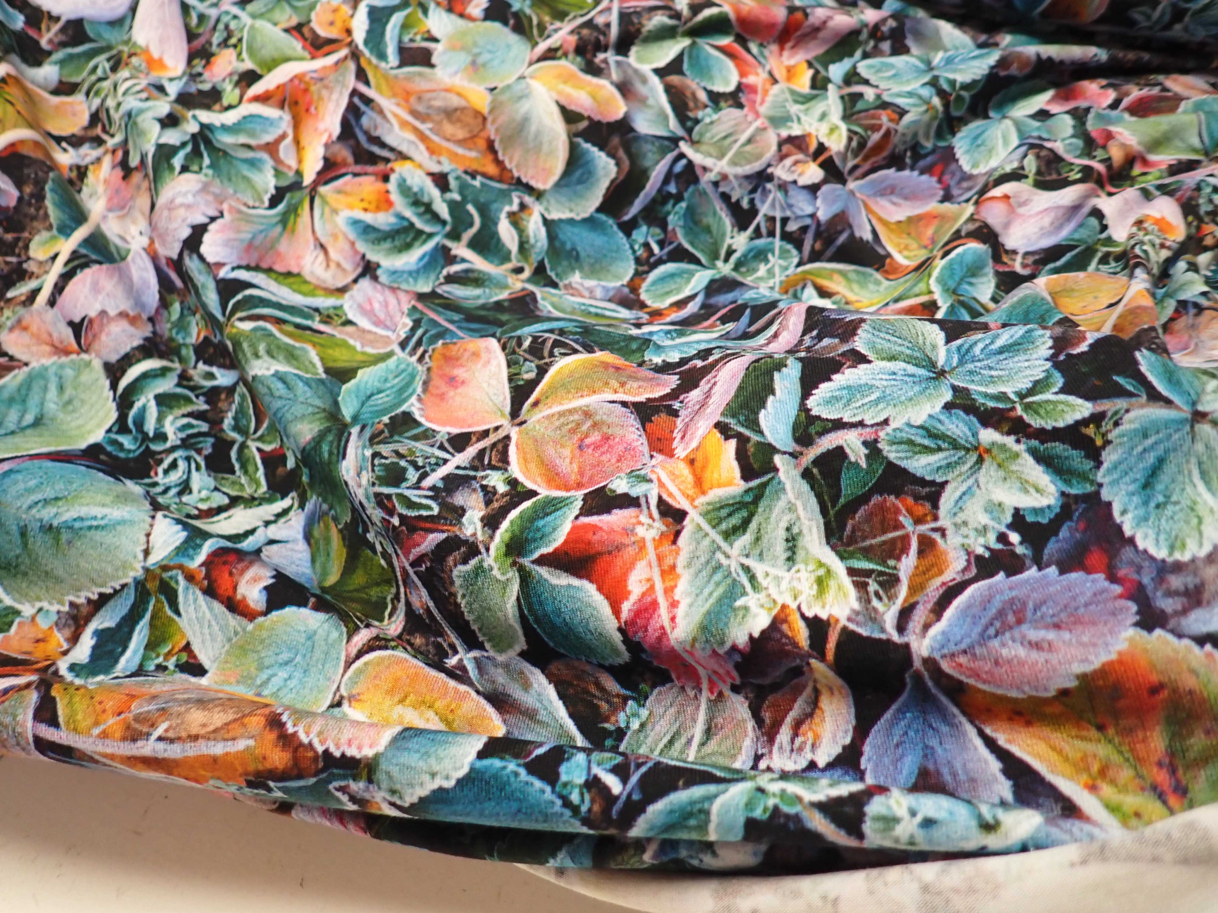 PLETENINA - JERSEY - FOTOTISK - ZMRZLÉ JAHODOVÉ LISTY