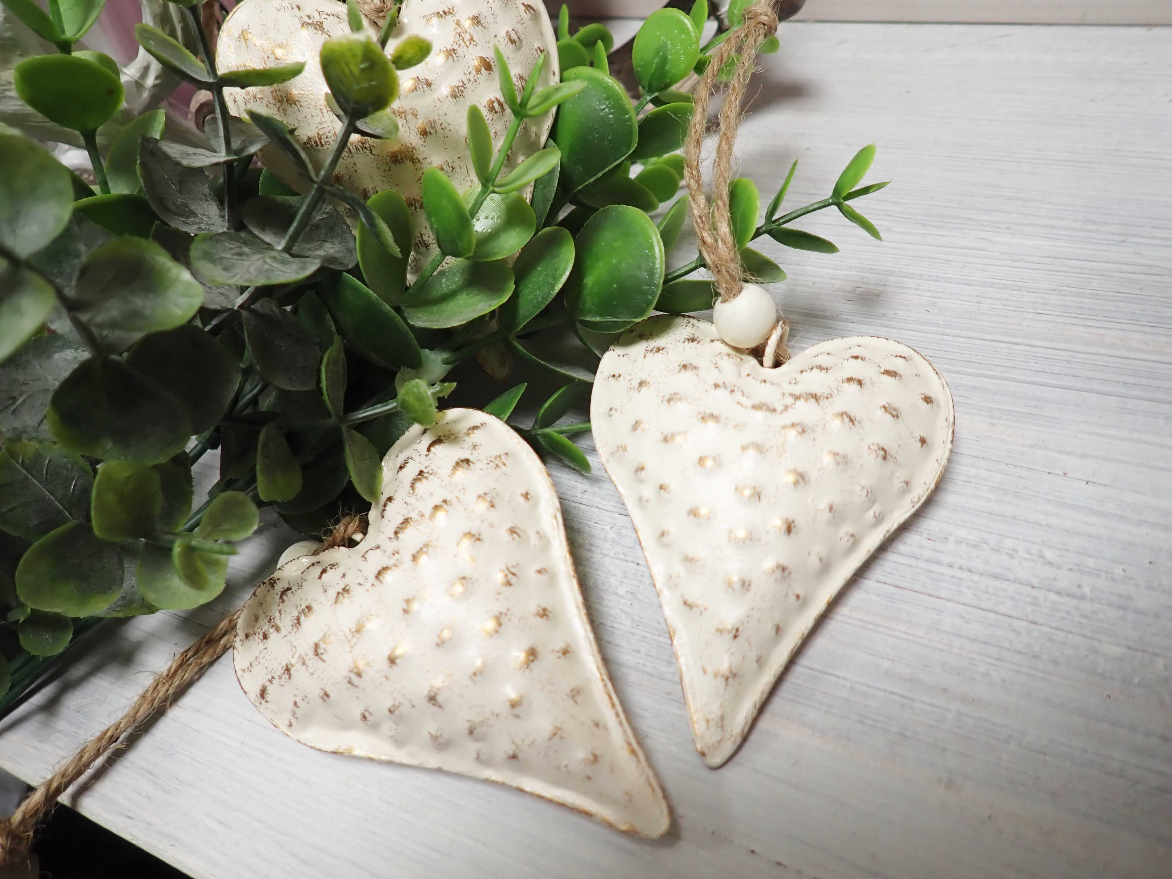 DEKORACE - SMETANOVÉ PLECHOVÉ SRDCE