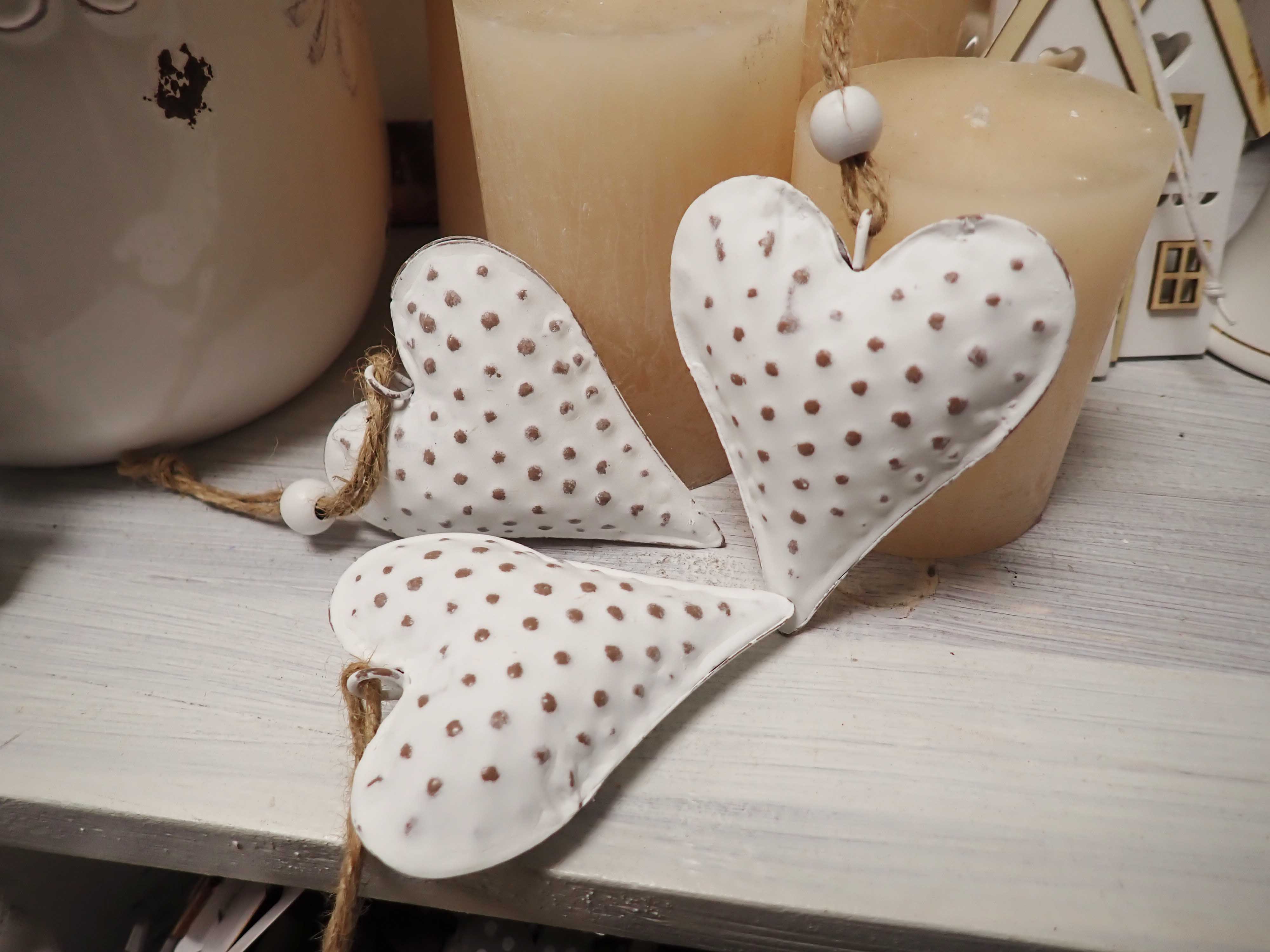 DEKORACE - PLECHOVÉ SRDCE - BÍLÉ
