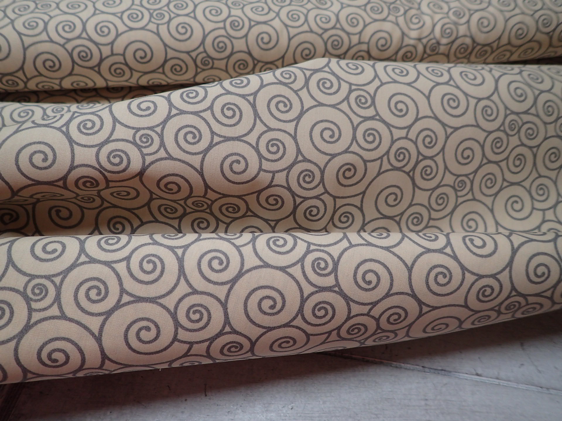 LÁTKA - BÉŽOVÁ + ŠEDÁ - 