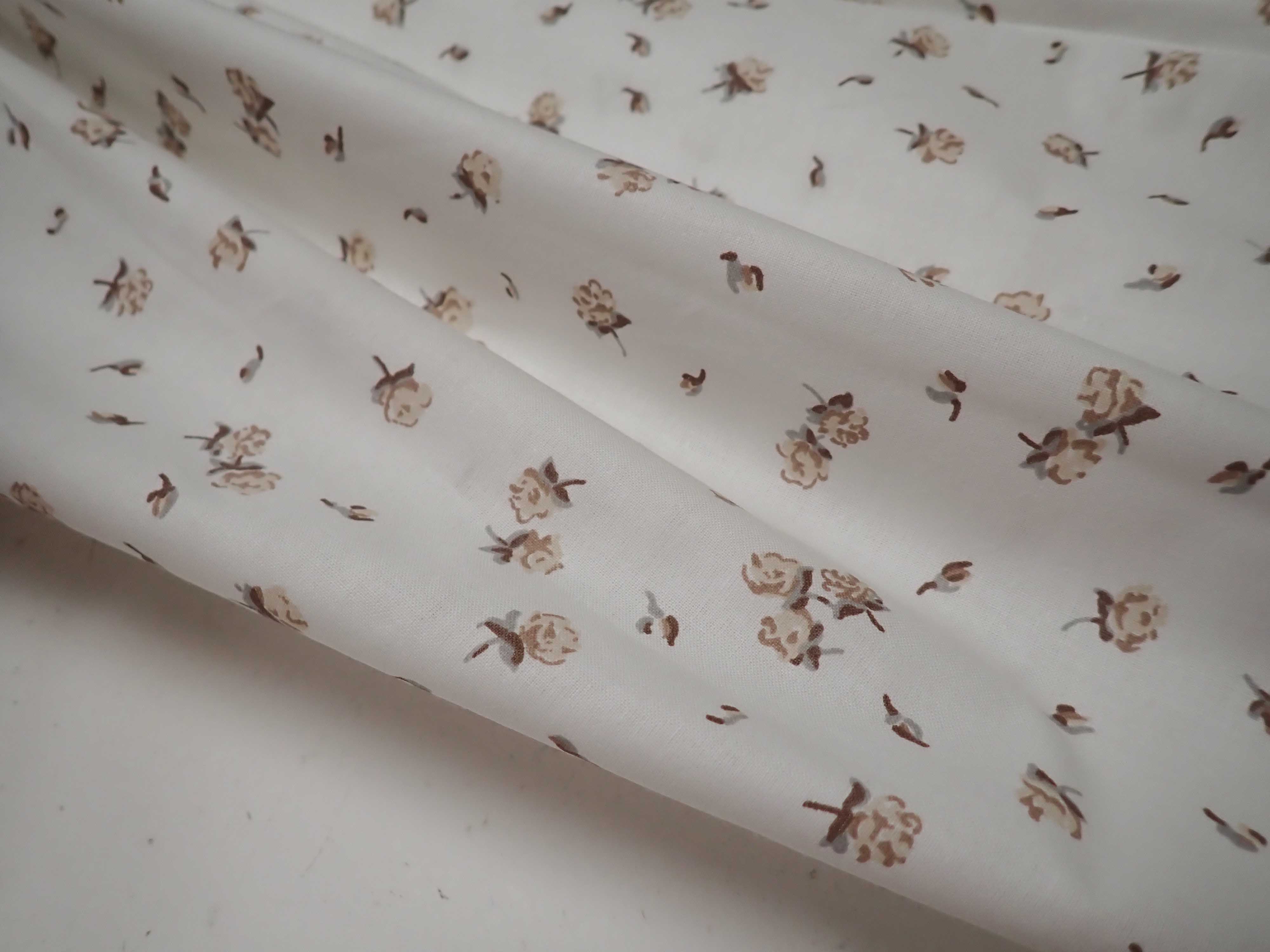 LÁTKA - BÉŽOVÉ KYTIČKY