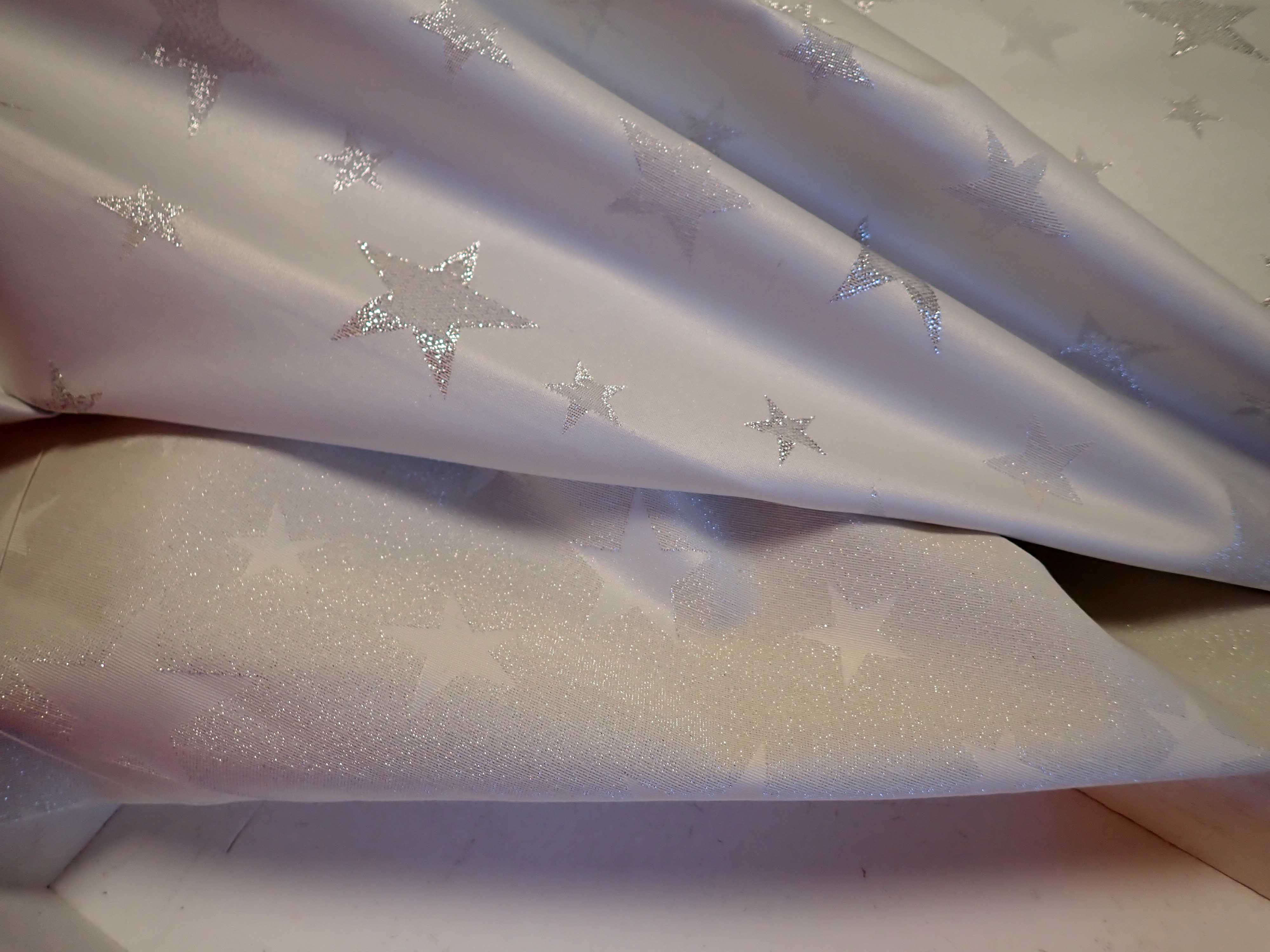 LÁTKA - VÁNOČNÍ - STŘÍBRNÉ HVĚZDIČKY