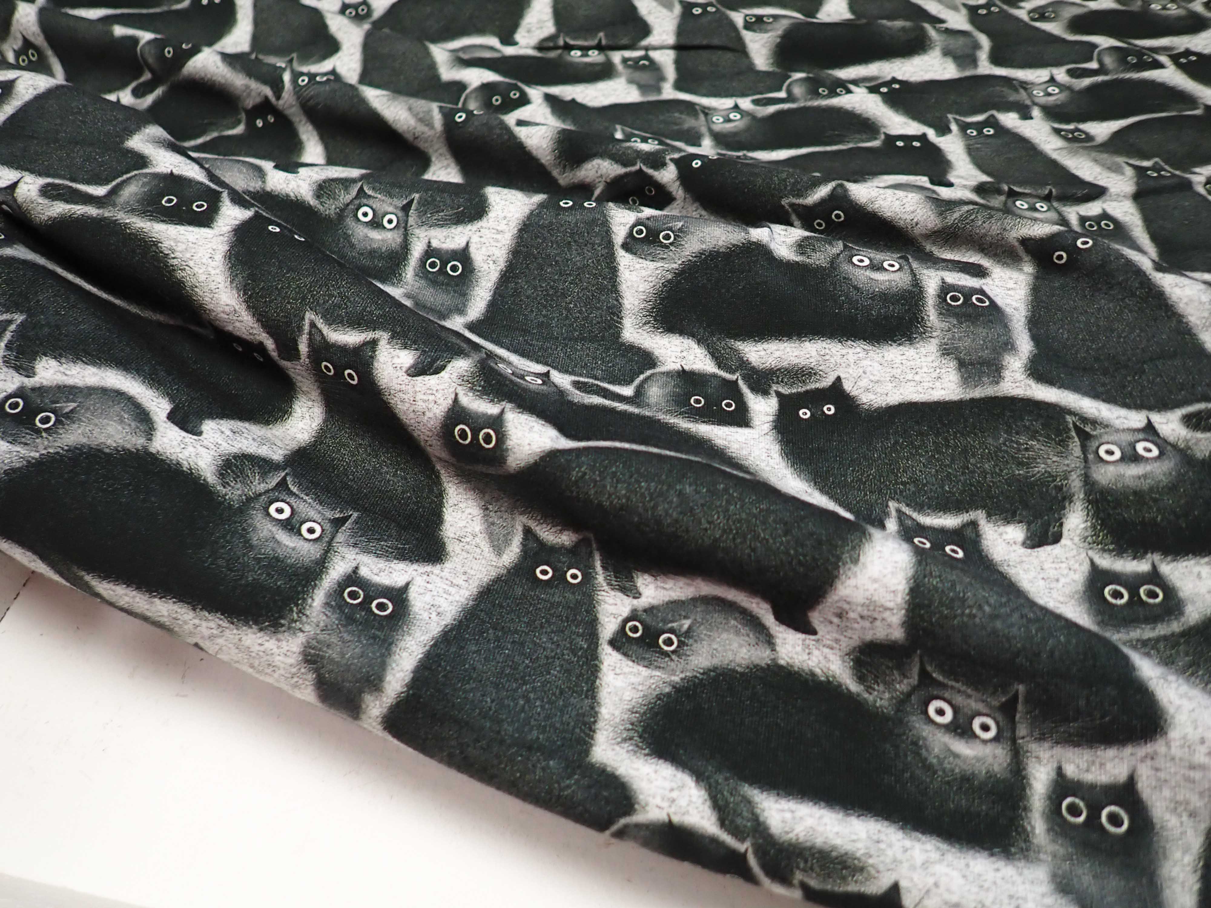 LÁTKA - TEPLÁKOVINA - FOTOTISK - KOČKY